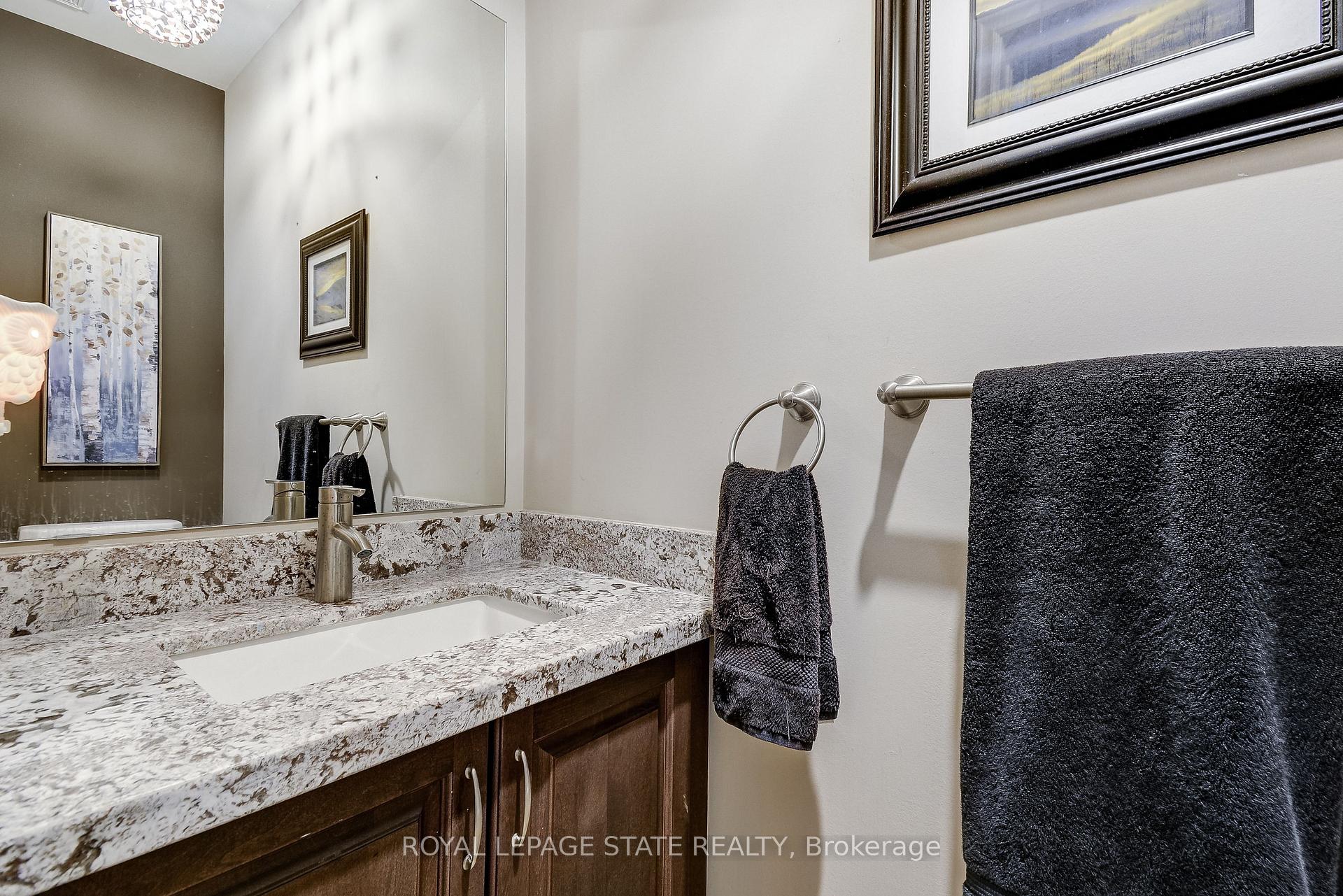 Photo 14 of 23 McKnight Avenue, Hamilton, Waterdown — HOMEH