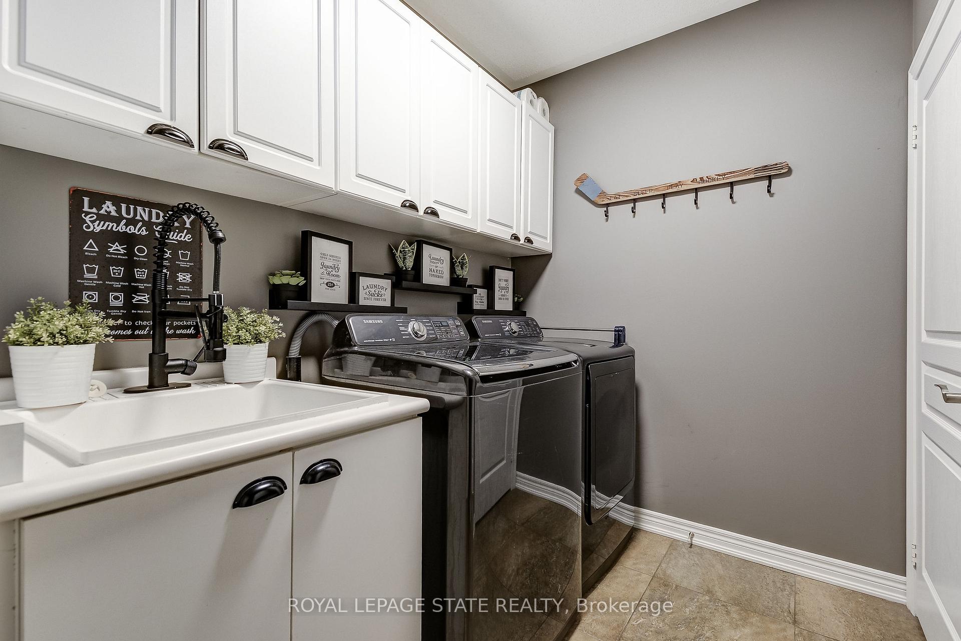 Photo 16 of 23 McKnight Avenue, Hamilton, Waterdown — HOMEH