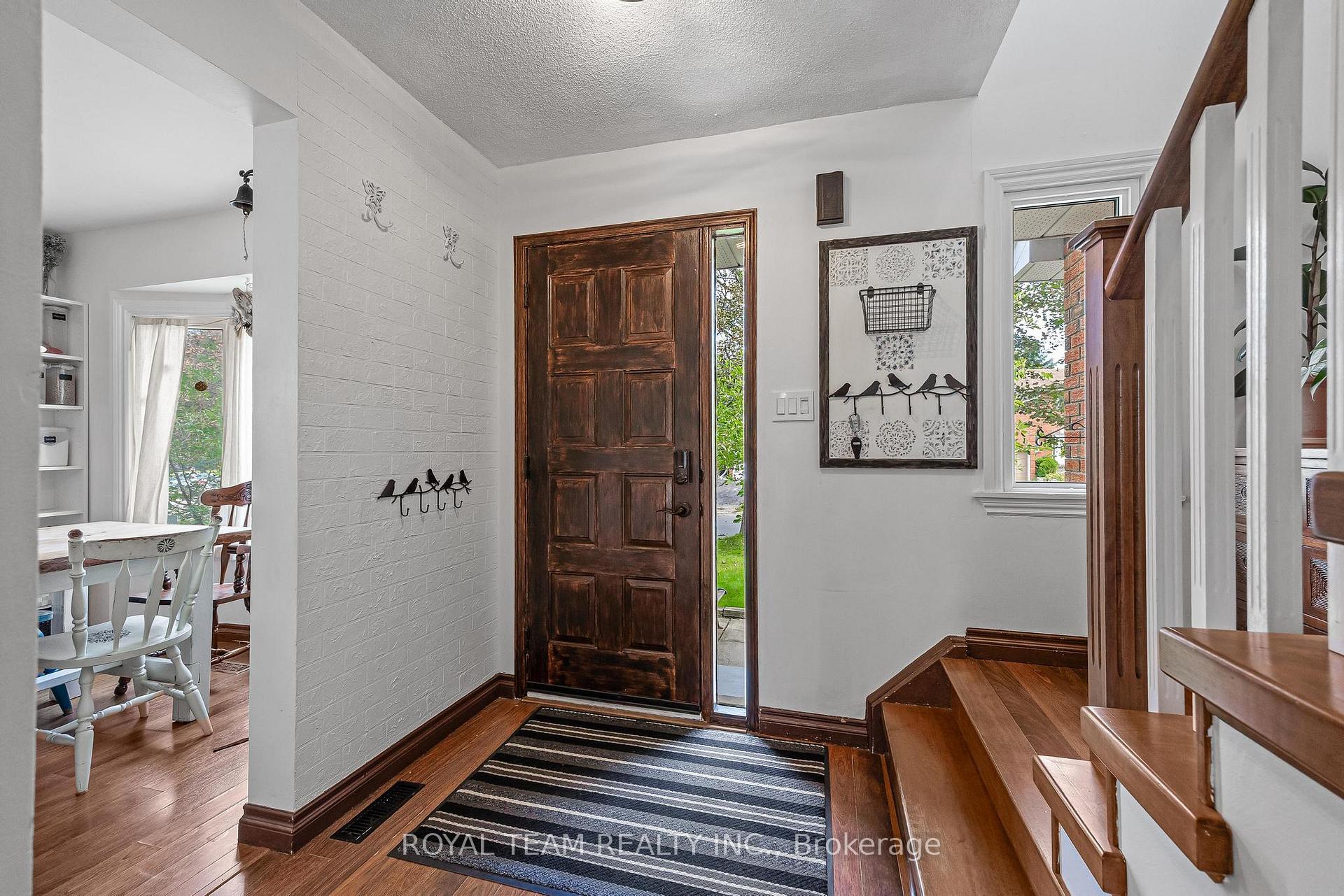Photo 6 of 2500 Lloyd Street, Innisfil, Alcona — HOMEH