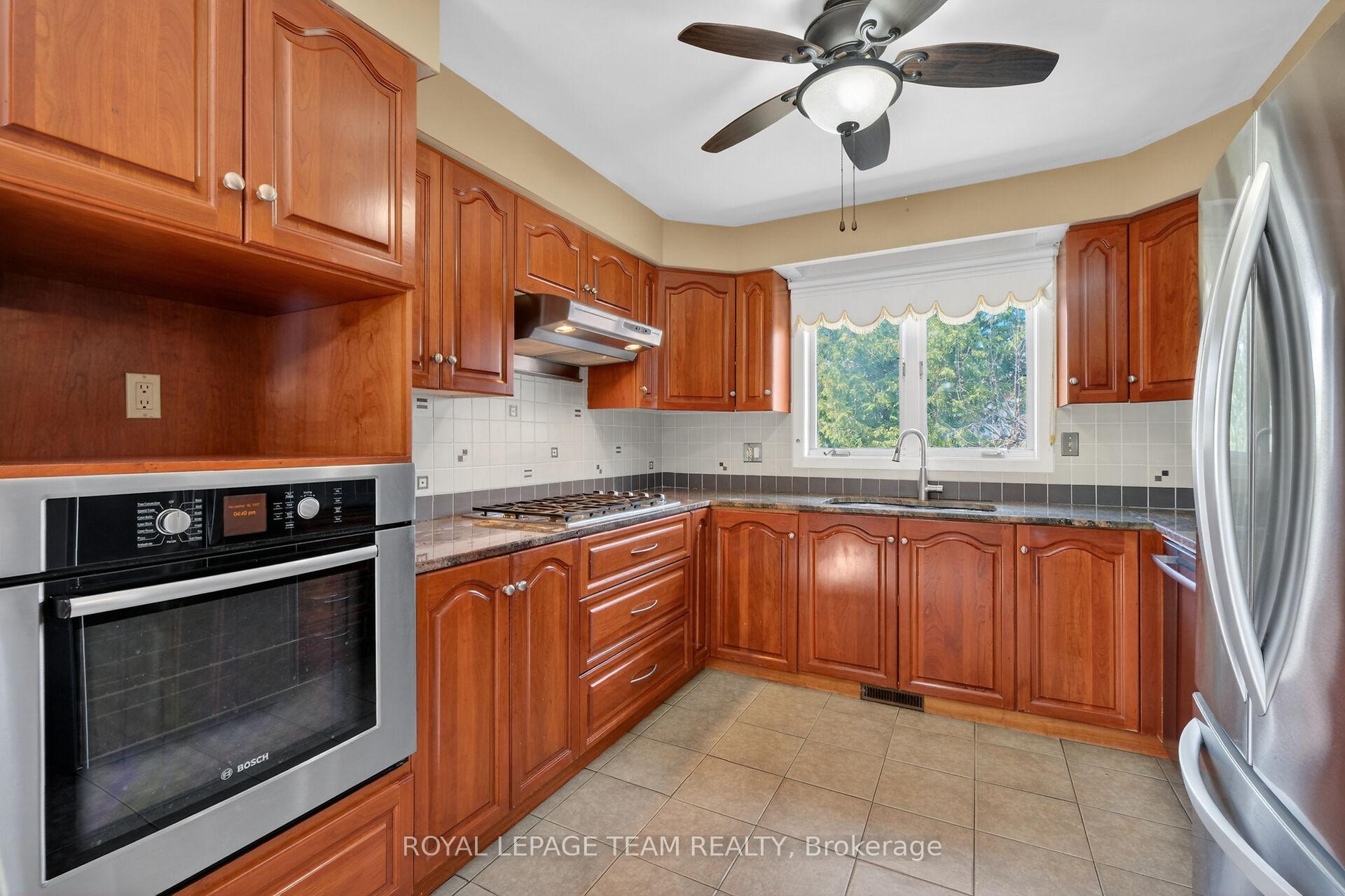 Photo 19 of 33 Norice Street, Ottawa, Meadowlands/Crestview — HOMEH