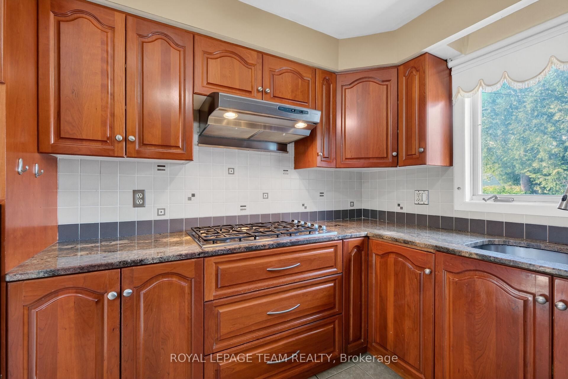 Photo 21 of 33 Norice Street, Ottawa, Meadowlands/Crestview — HOMEH