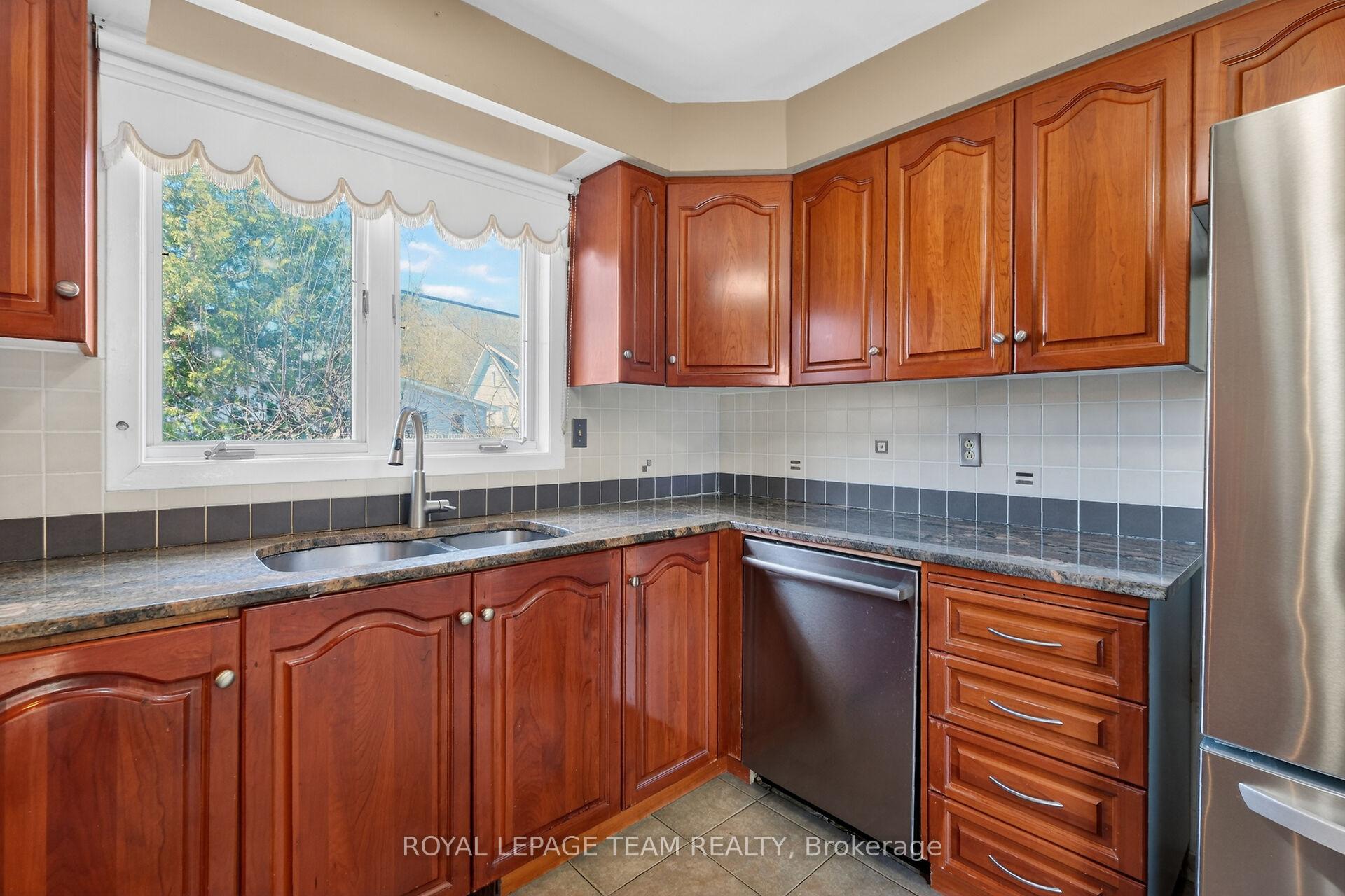 Photo 22 of 33 Norice Street, Ottawa, Meadowlands/Crestview — HOMEH