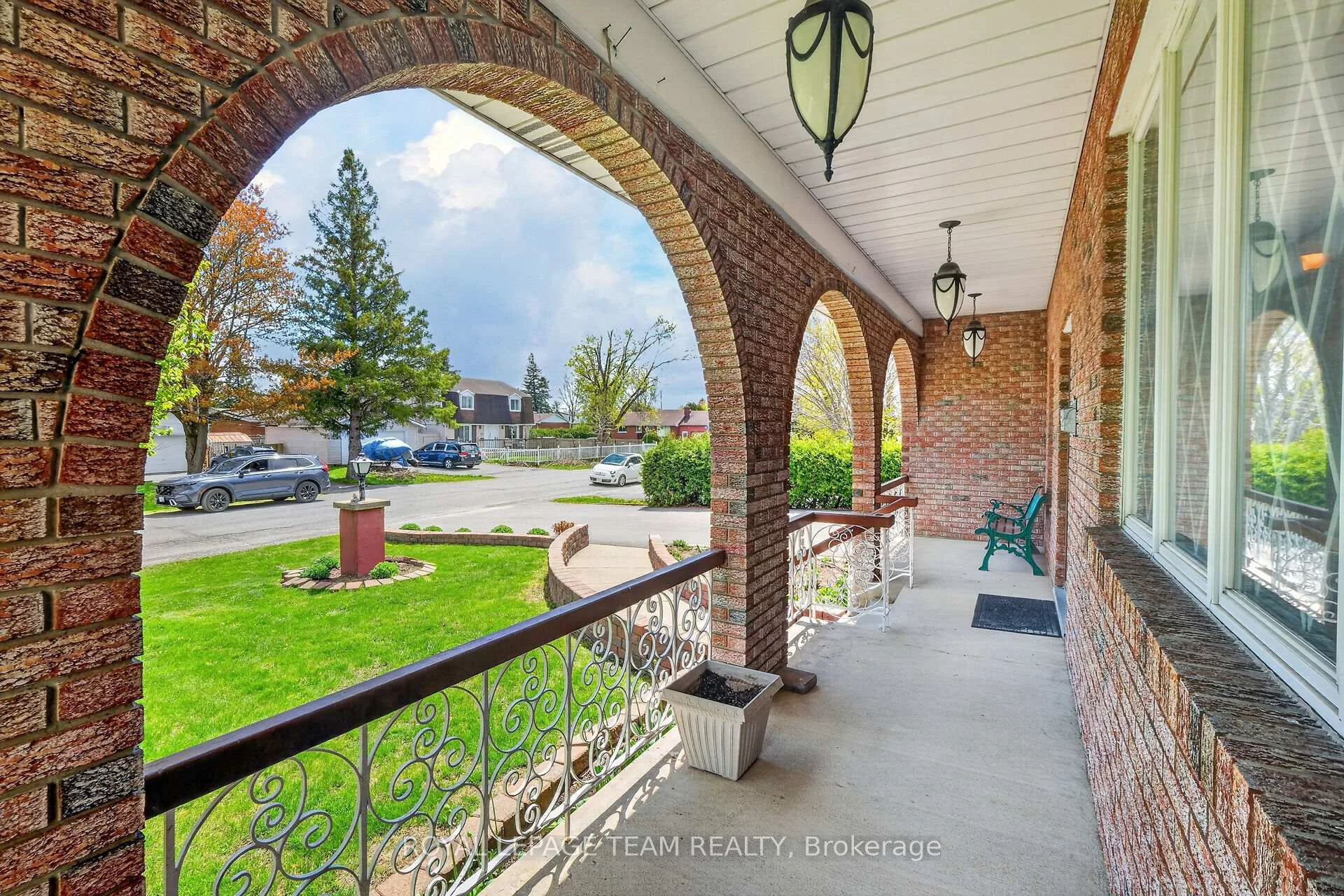 Photo 6 of 33 Norice Street, Ottawa, Meadowlands/Crestview — HOMEH