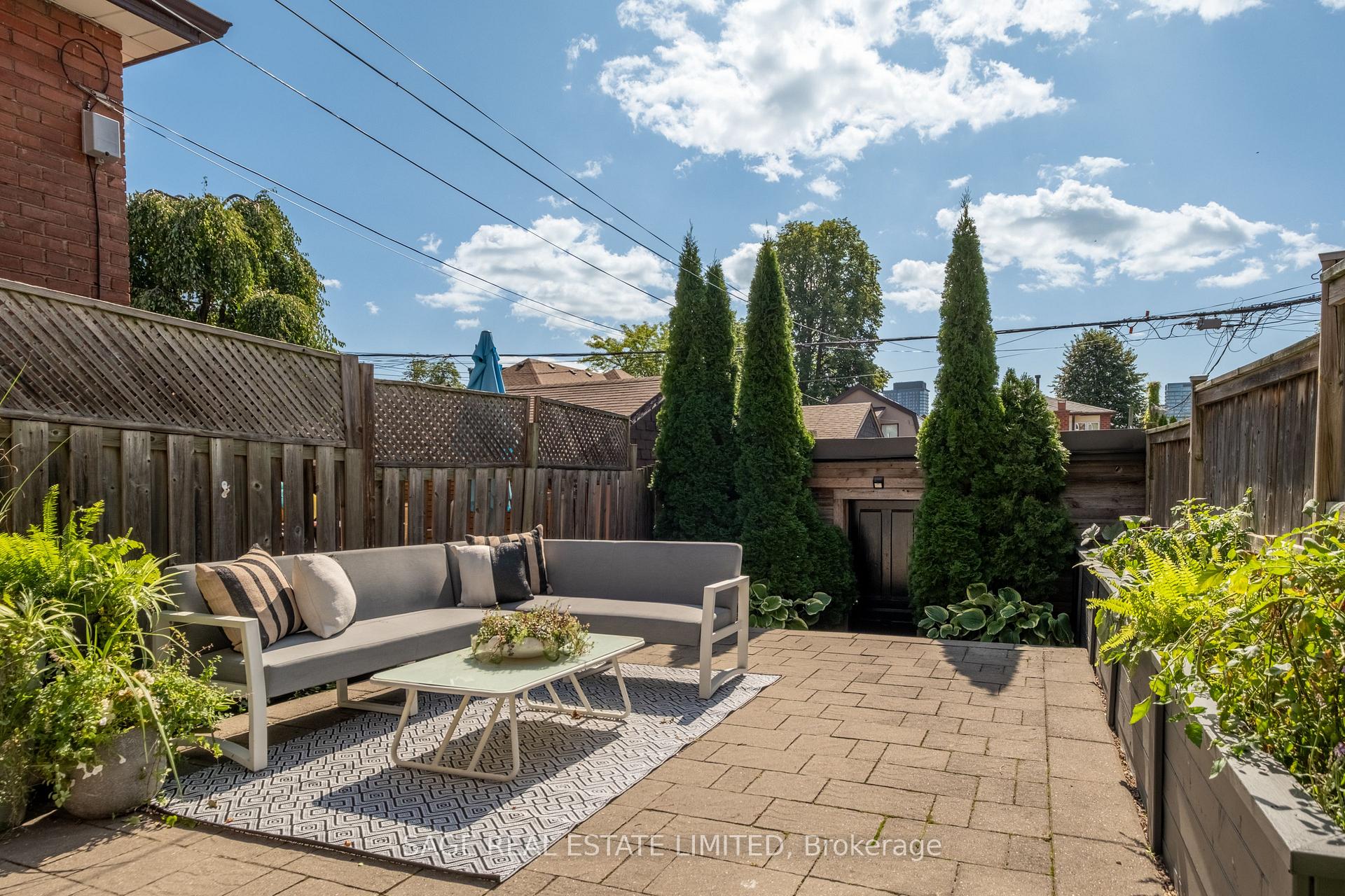 Photo 42 of 45 Auburn Avenue, Toronto, Corso Italia-Davenport — HOMEH