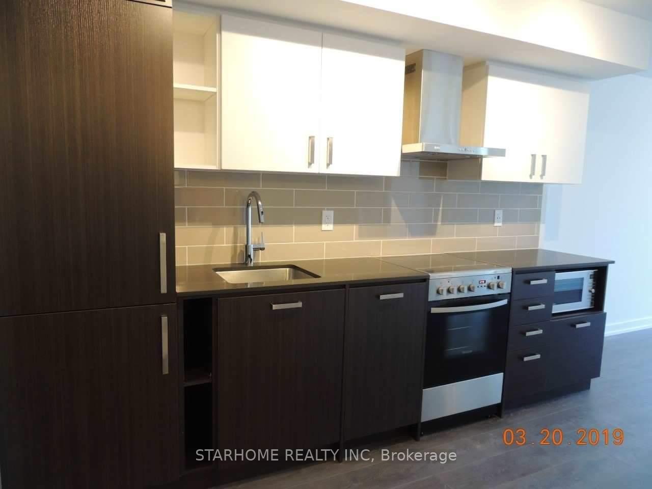 Photo 3 of Unit 708, 125 Redpath Avenue, Toronto, Mount Pleasant West — HOMEH