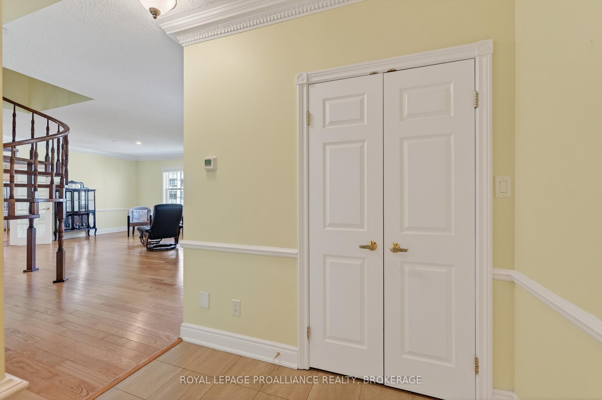 Photo 8 of Unit 402, 20 Gore Street, Kingston, Central City East — HOMEH