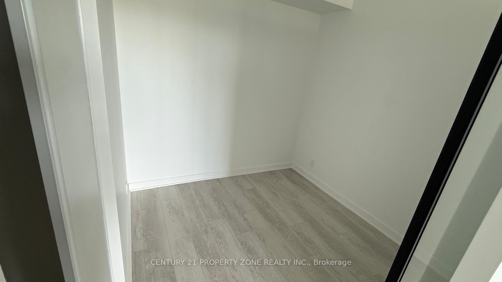 Photo 8 of Unit 1111, 6 Flavelle Trail, Vaughan, Steeles West Industrial — HOMEH