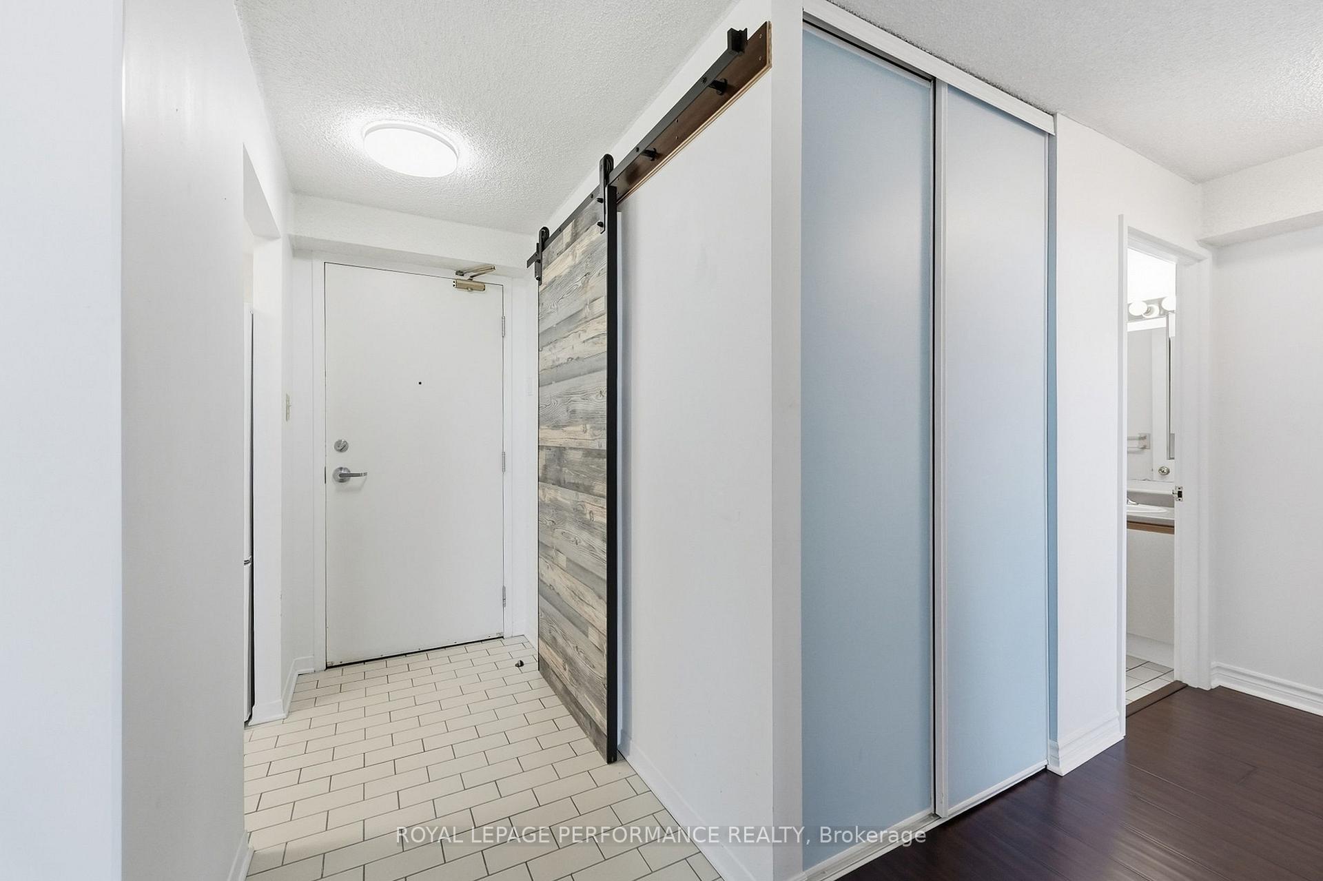 Photo 4 of Unit 1102, 1440 Heron Road, Ottawa, Heron Gate — HOMEH