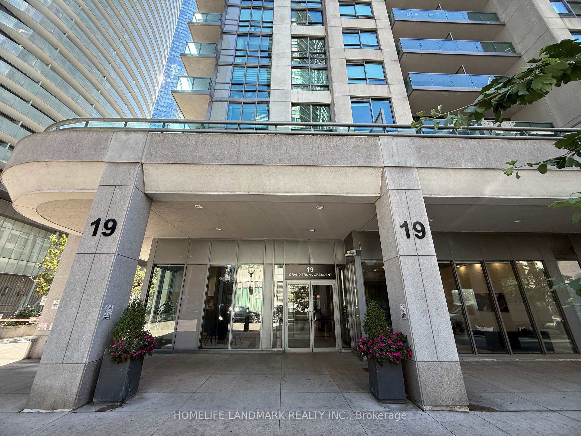Photo 1 of Unit 1603, 19 Grand Trunk Crescent, Toronto, Waterfront Communities — HOMEH