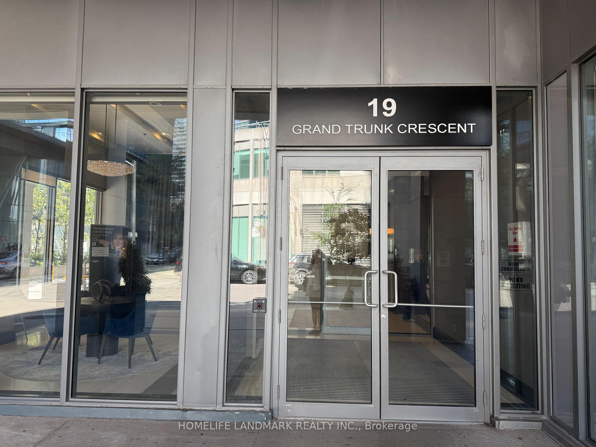 Photo 2 of Unit 1603, 19 Grand Trunk Crescent, Toronto, Waterfront Communities — HOMEH