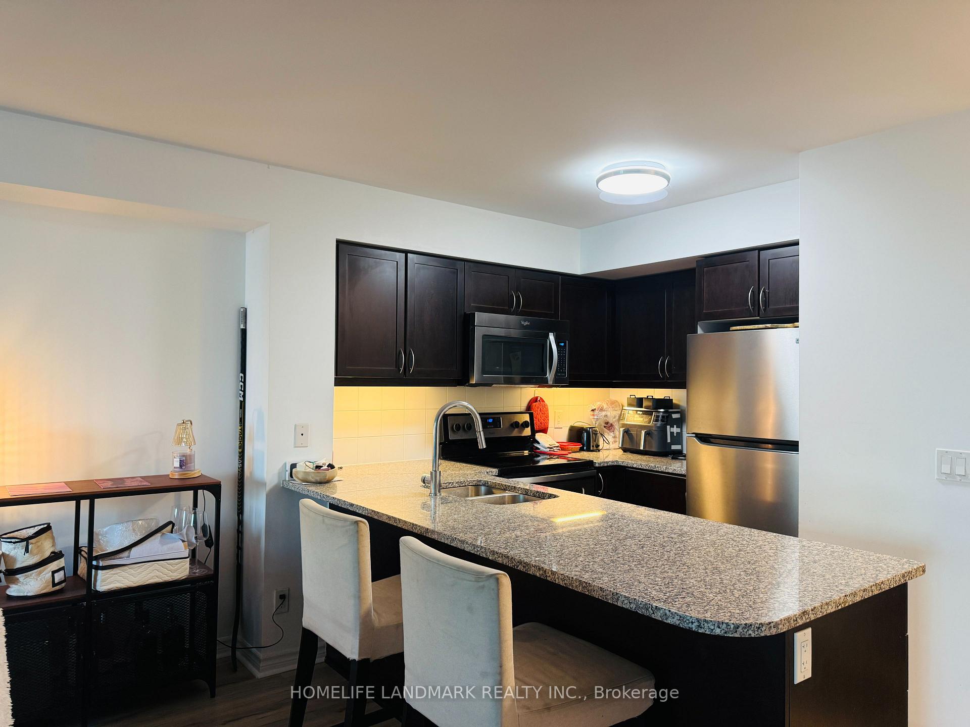 Photo 8 of Unit 1603, 19 Grand Trunk Crescent, Toronto, Waterfront Communities — HOMEH