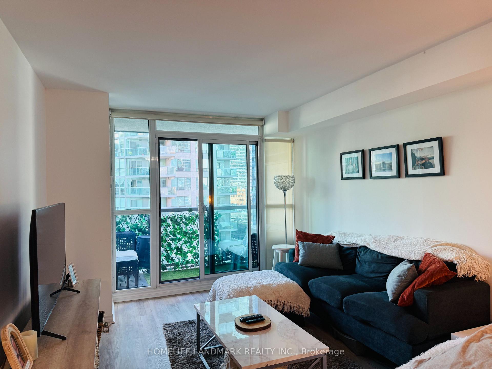 Photo 11 of Unit 1603, 19 Grand Trunk Crescent, Toronto, Waterfront Communities — HOMEH