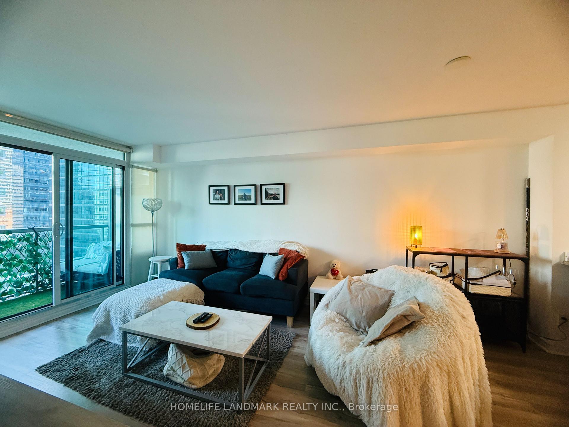 Photo 12 of Unit 1603, 19 Grand Trunk Crescent, Toronto, Waterfront Communities — HOMEH