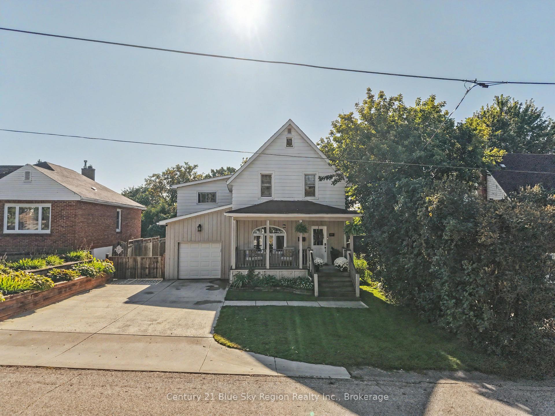 Photo 2 of 633 Bell Street, North Bay, West End — HOMEH