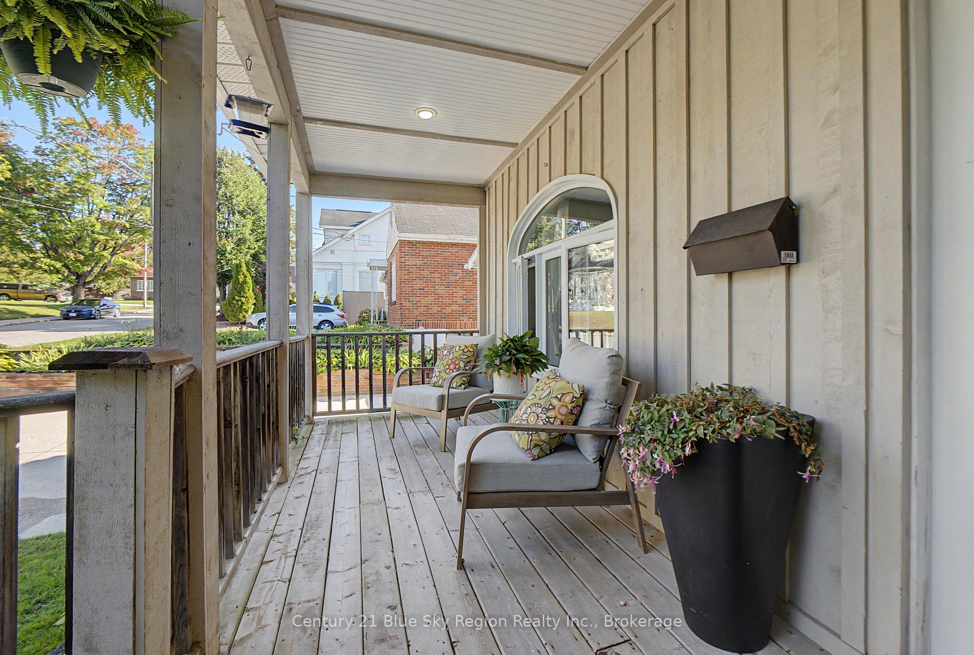 Photo 3 of 633 Bell Street, North Bay, West End — HOMEH