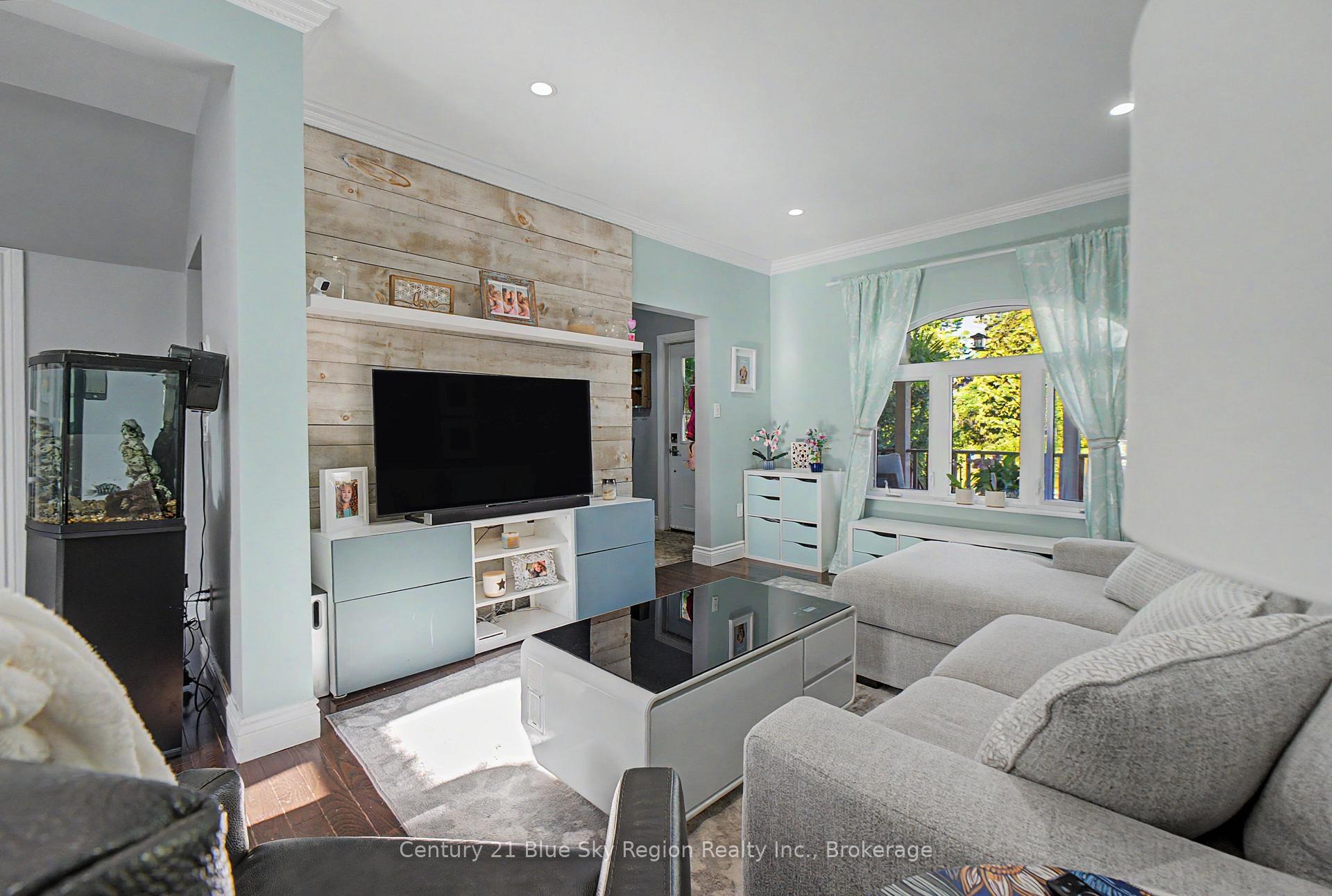 Photo 6 of 633 Bell Street, North Bay, West End — HOMEH