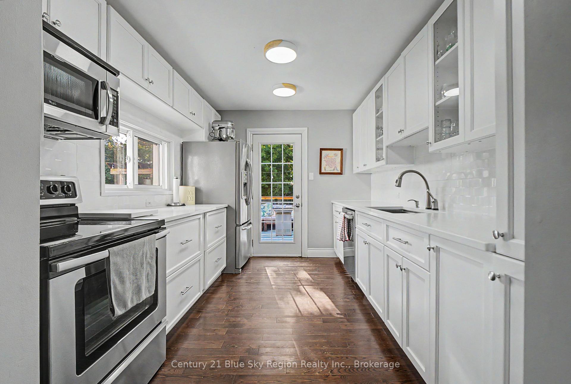 Photo 11 of 633 Bell Street, North Bay, West End — HOMEH