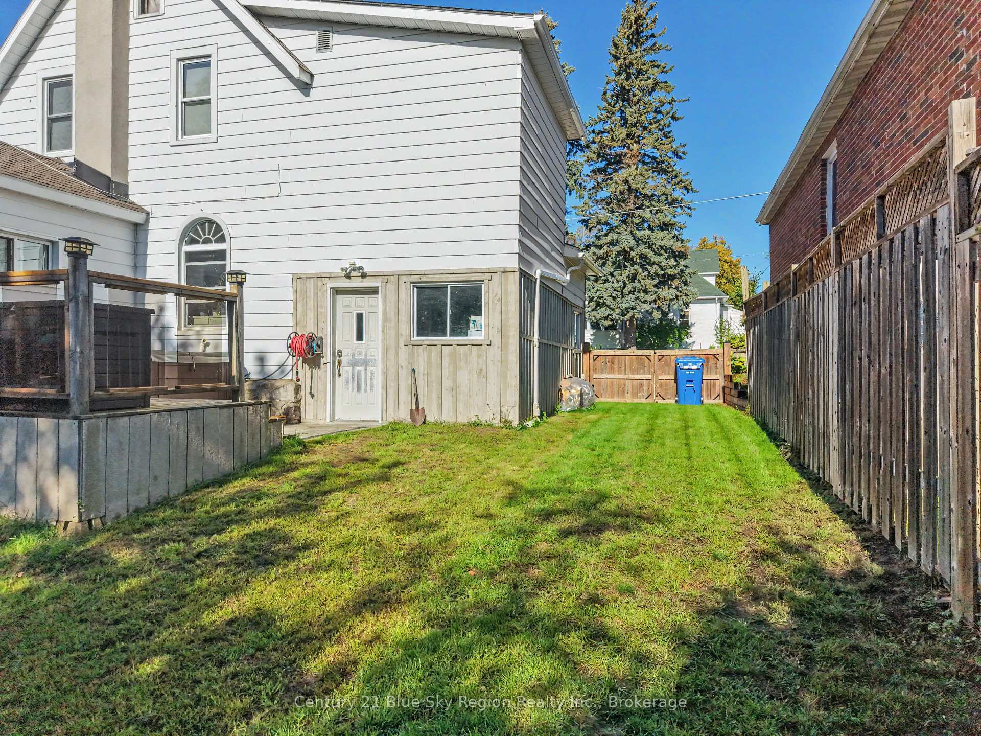 Photo 33 of 633 Bell Street, North Bay, West End — HOMEH