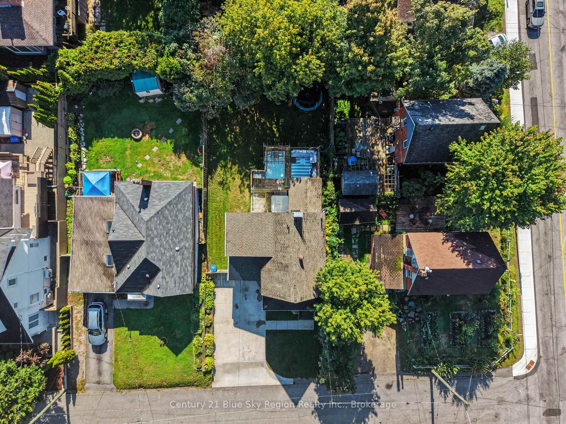 Photo 36 of 633 Bell Street, North Bay, West End — HOMEH