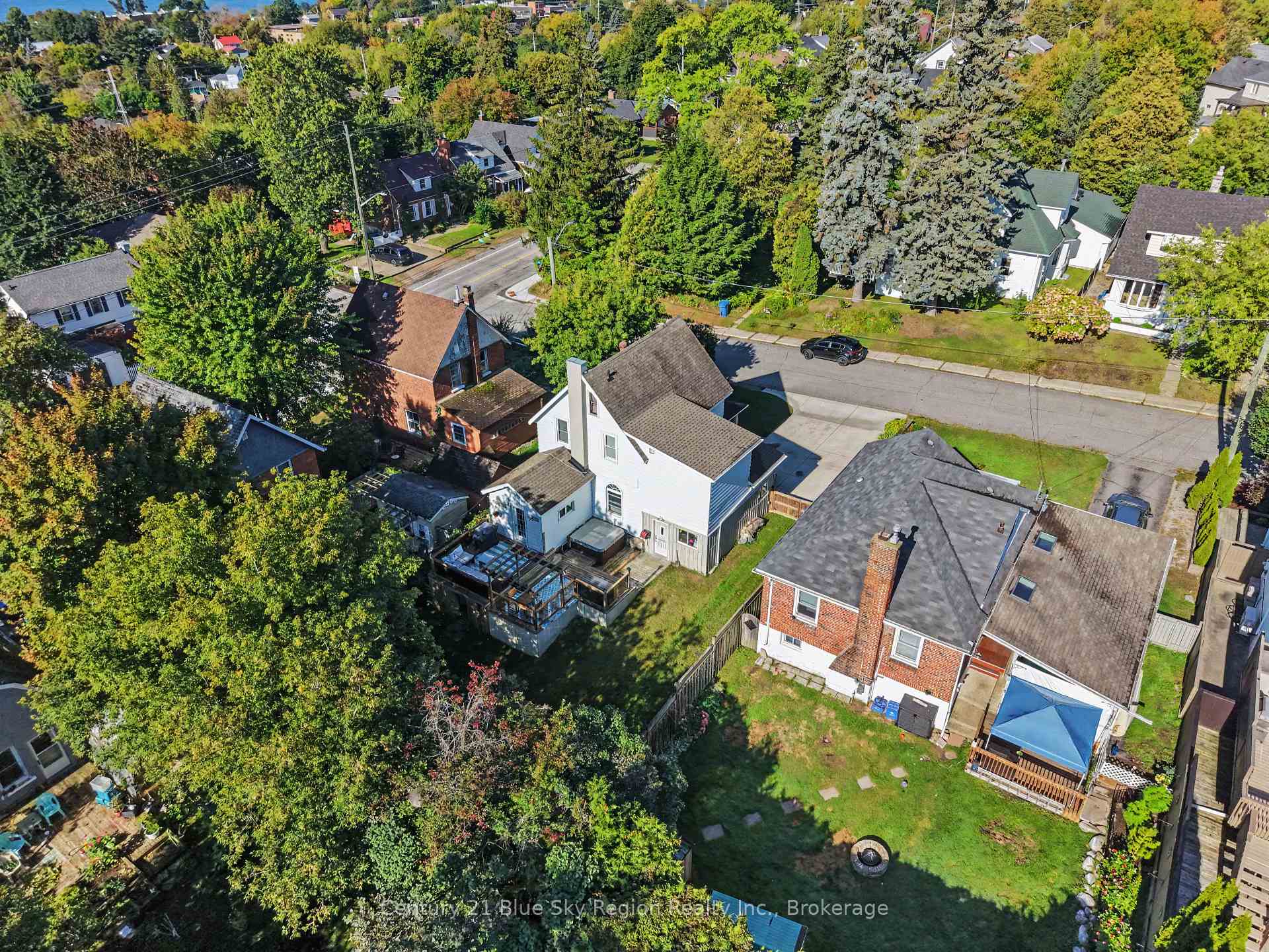 Photo 39 of 633 Bell Street, North Bay, West End — HOMEH