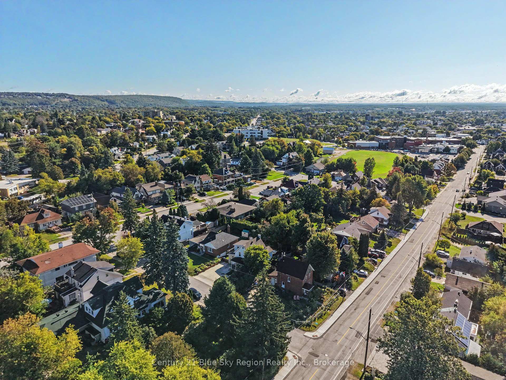 Photo 41 of 633 Bell Street, North Bay, West End — HOMEH