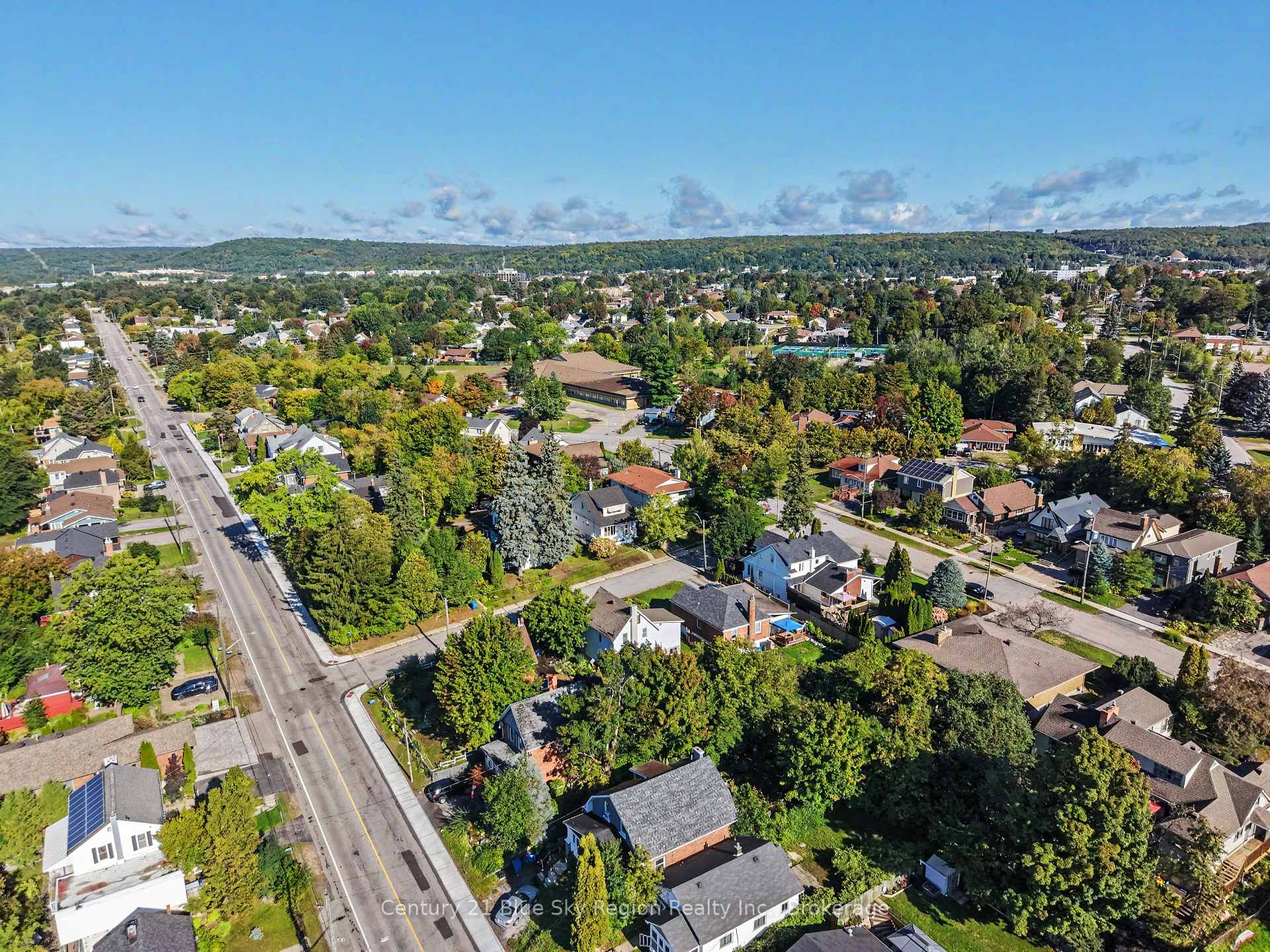 Photo 42 of 633 Bell Street, North Bay, West End — HOMEH