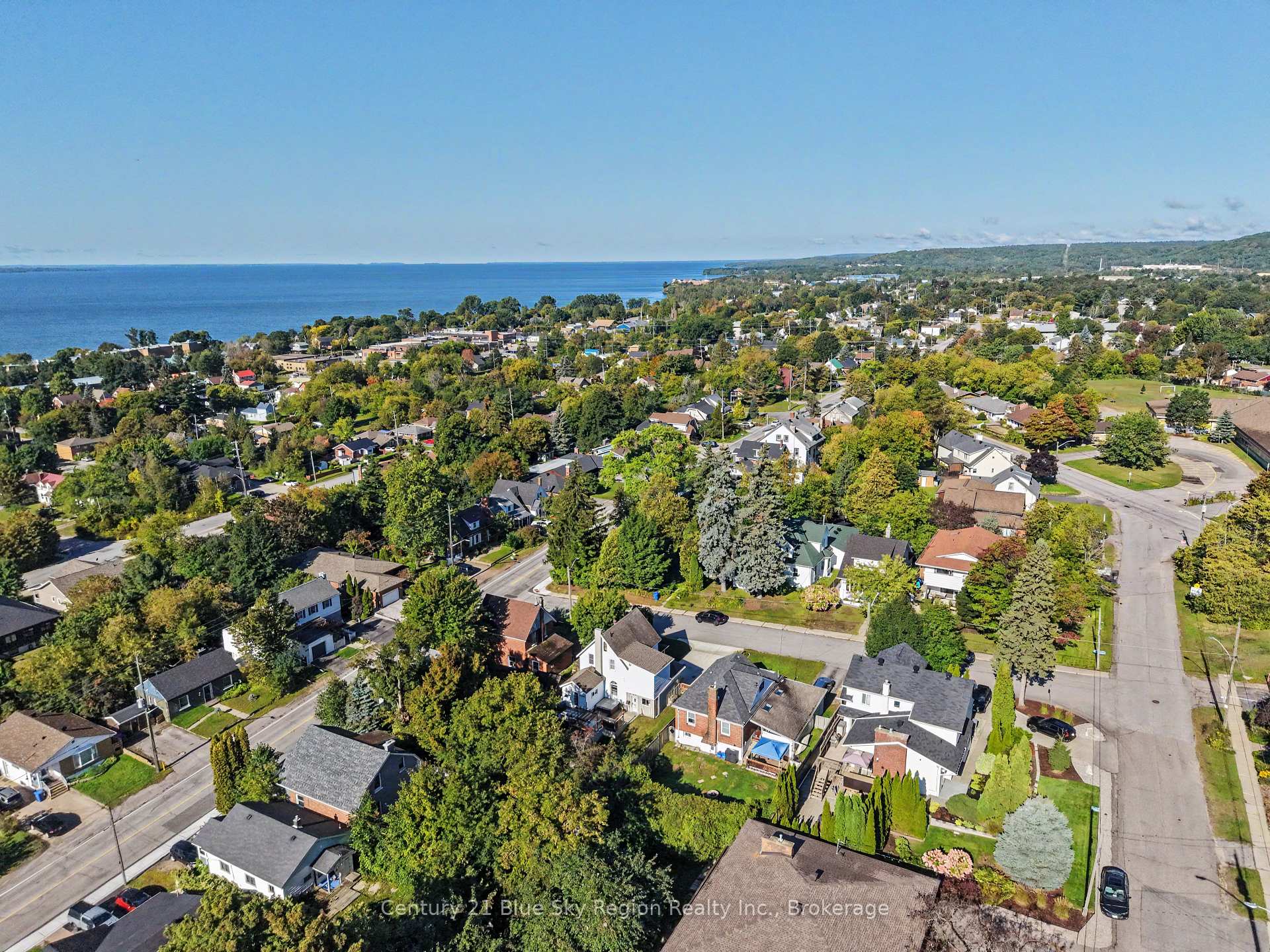Photo 43 of 633 Bell Street, North Bay, West End — HOMEH