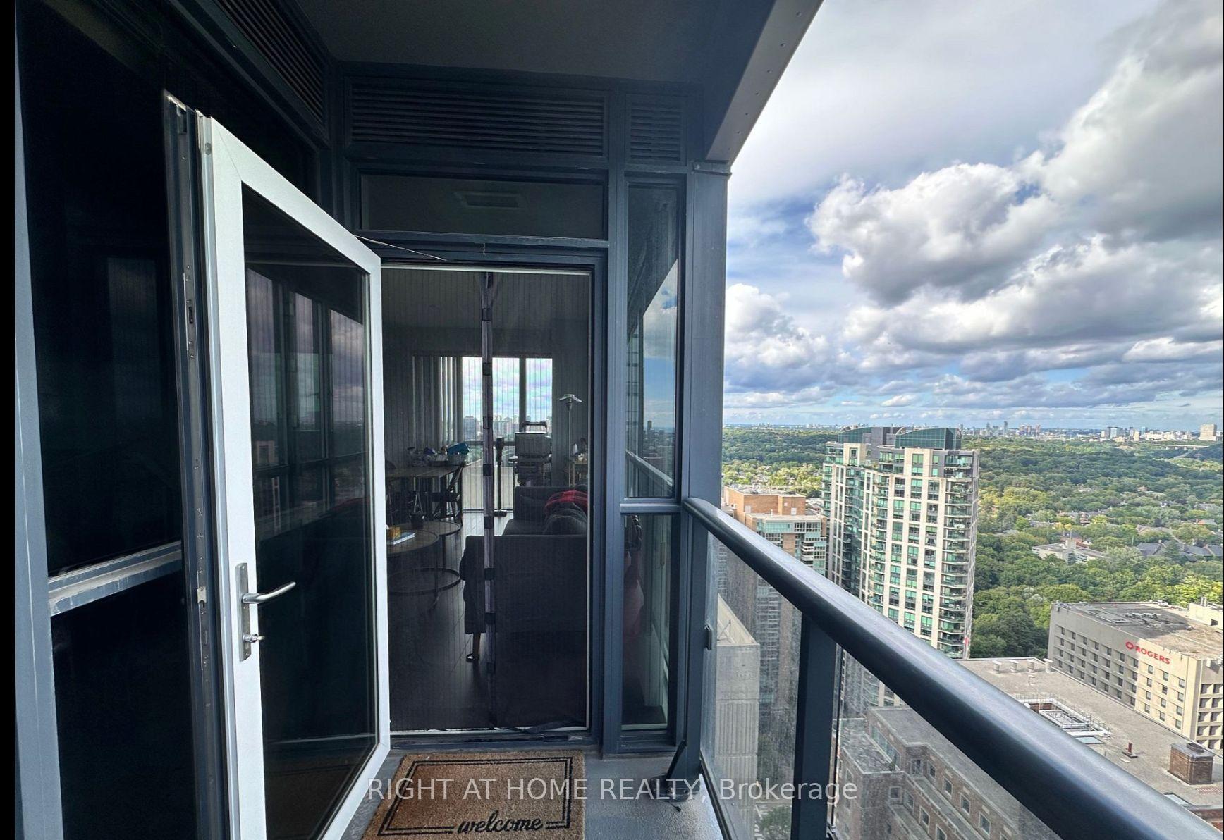 Photo 14 of Unit 3211, 28 Ted Rogers Way, Toronto, Church-Yonge Corridor — HOMEH