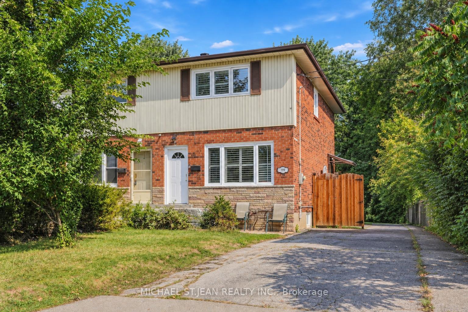 Photo 2 of 799 Drury Lane, Burlington, Brant — HOMEH