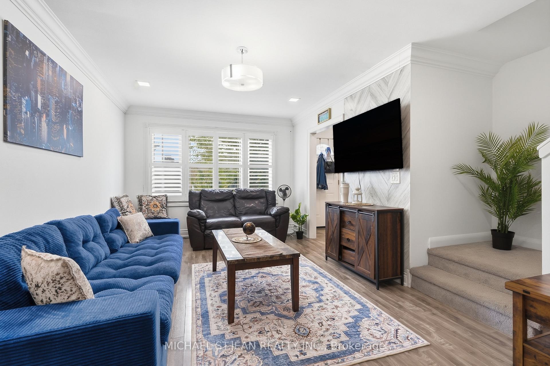 Photo 3 of 799 Drury Lane, Burlington, Brant — HOMEH