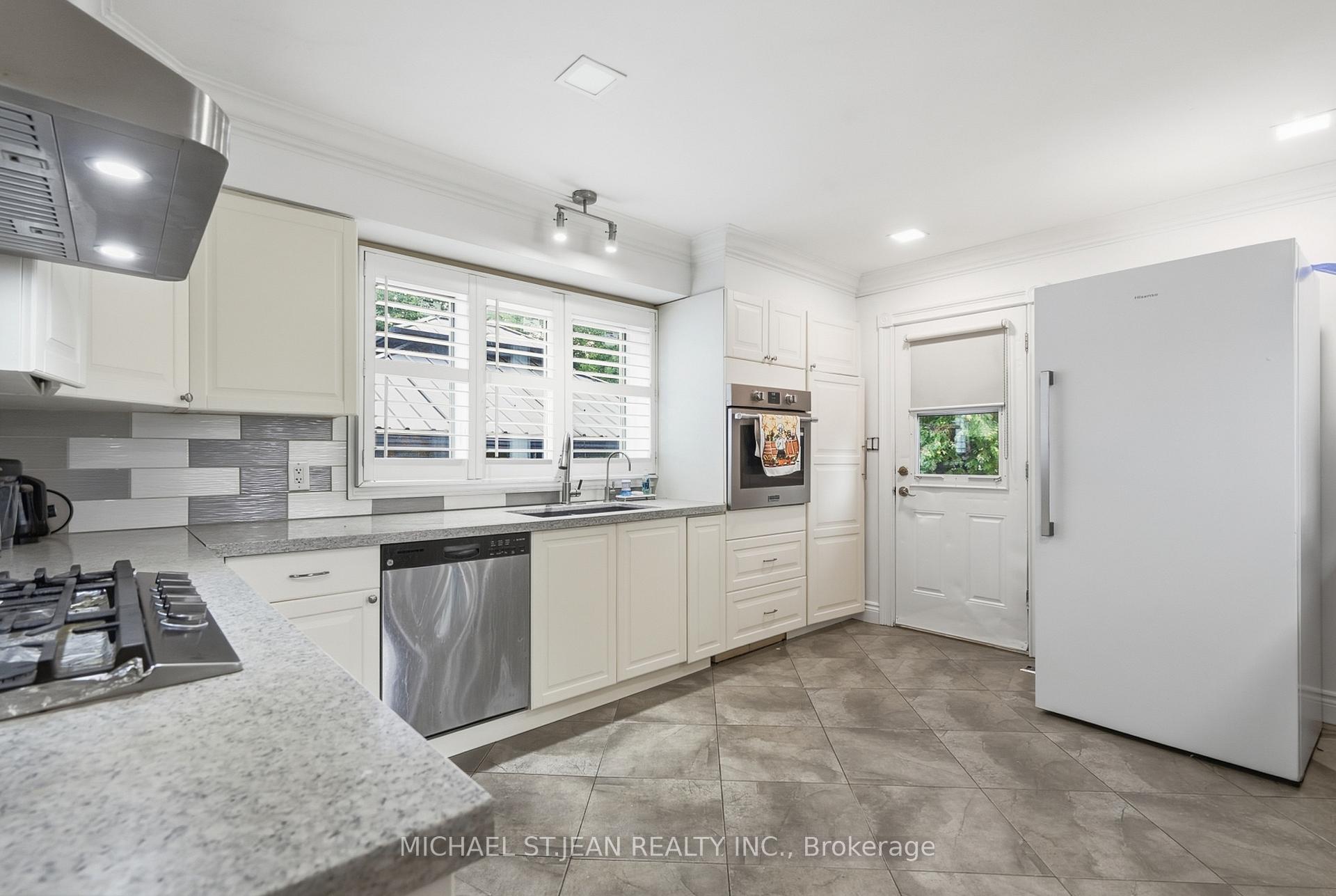 Photo 9 of 799 Drury Lane, Burlington, Brant — HOMEH