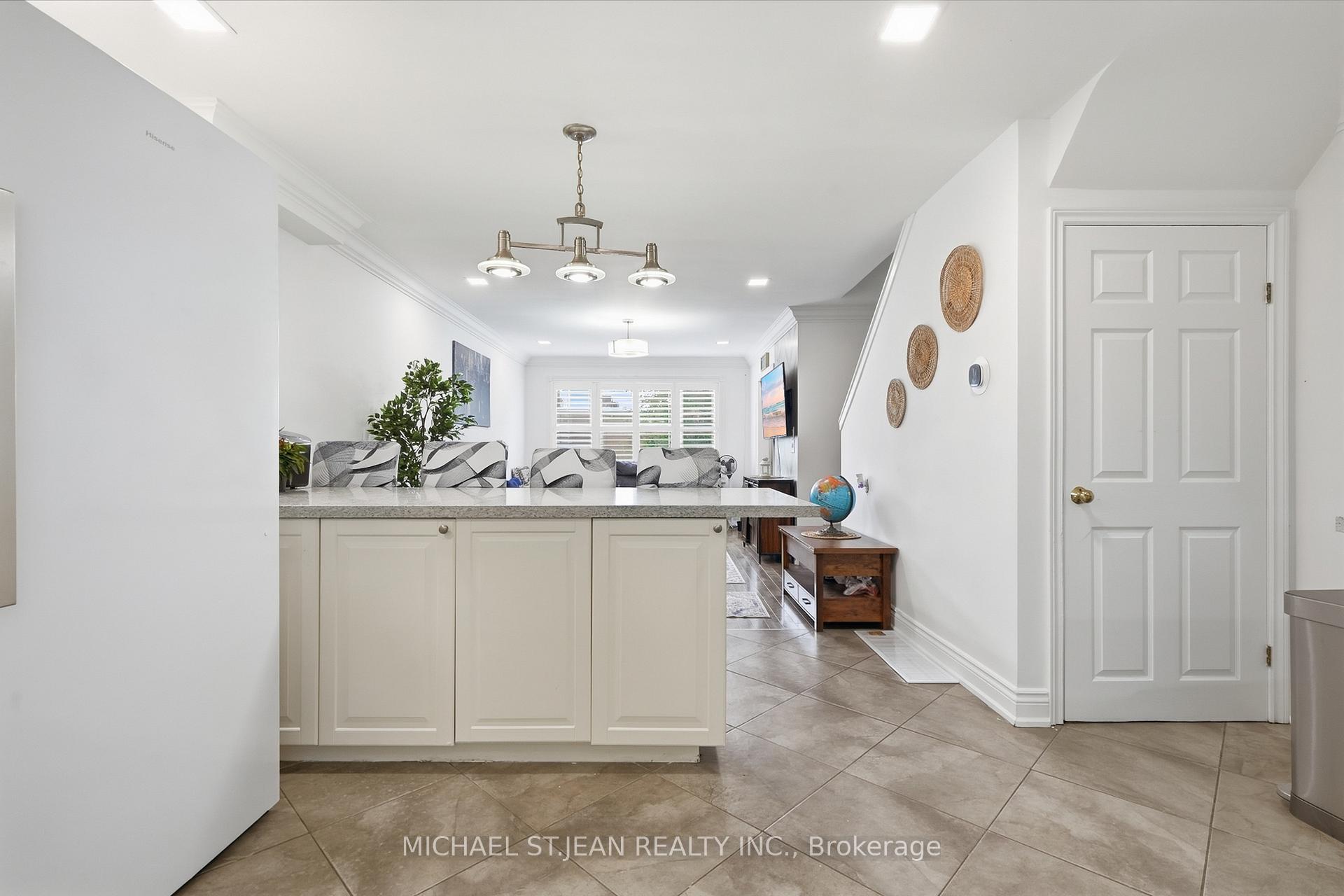 Photo 13 of 799 Drury Lane, Burlington, Brant — HOMEH