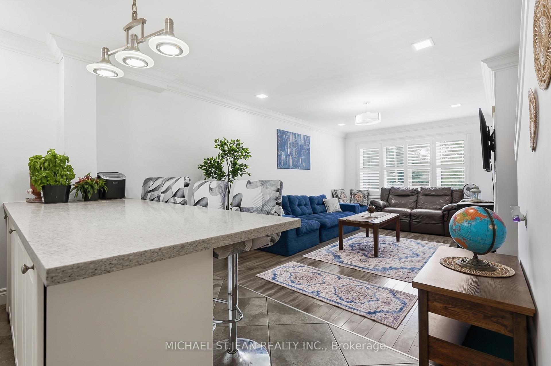 Photo 15 of 799 Drury Lane, Burlington, Brant — HOMEH