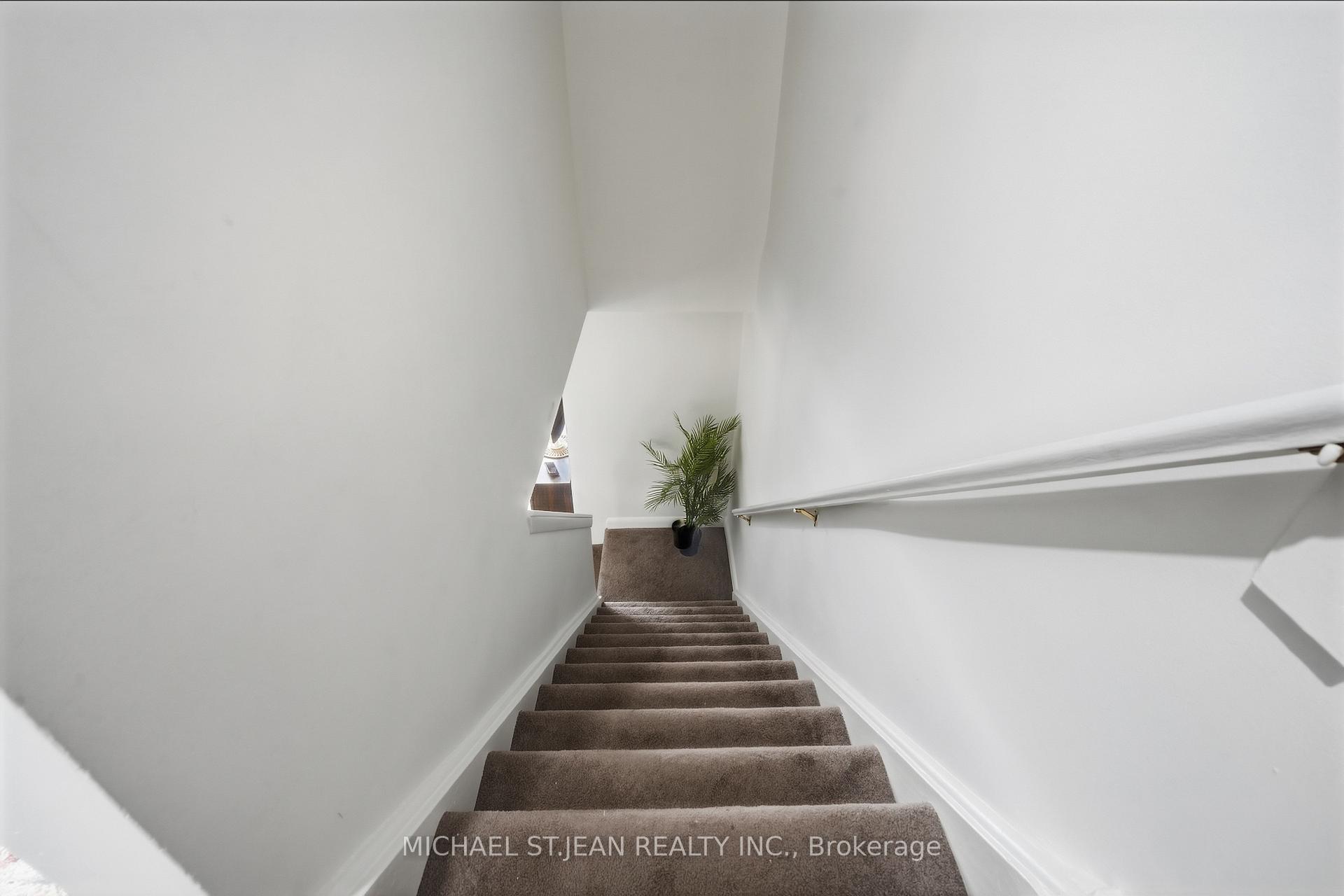 Photo 31 of 799 Drury Lane, Burlington, Brant — HOMEH