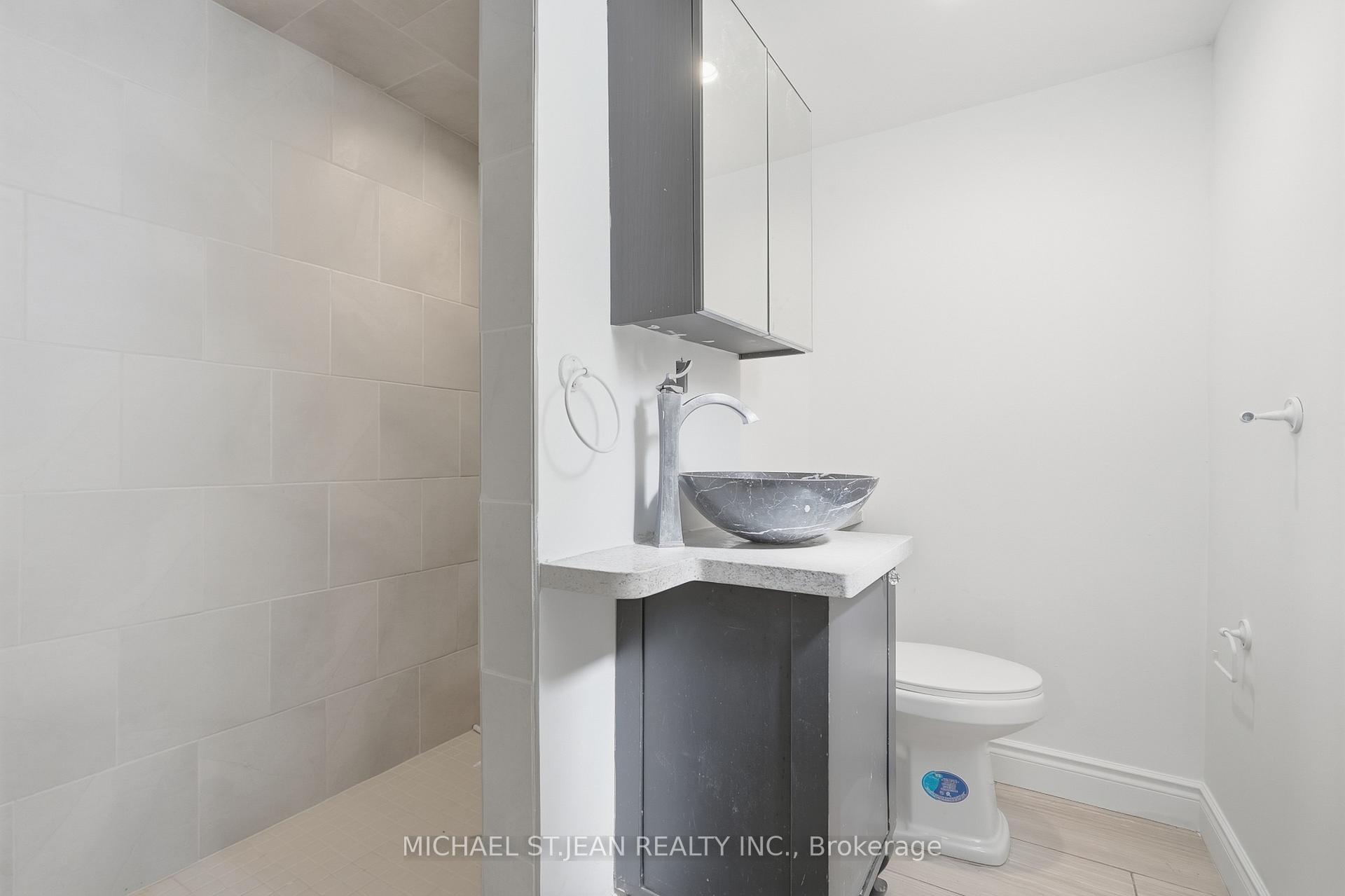 Photo 34 of 799 Drury Lane, Burlington, Brant — HOMEH