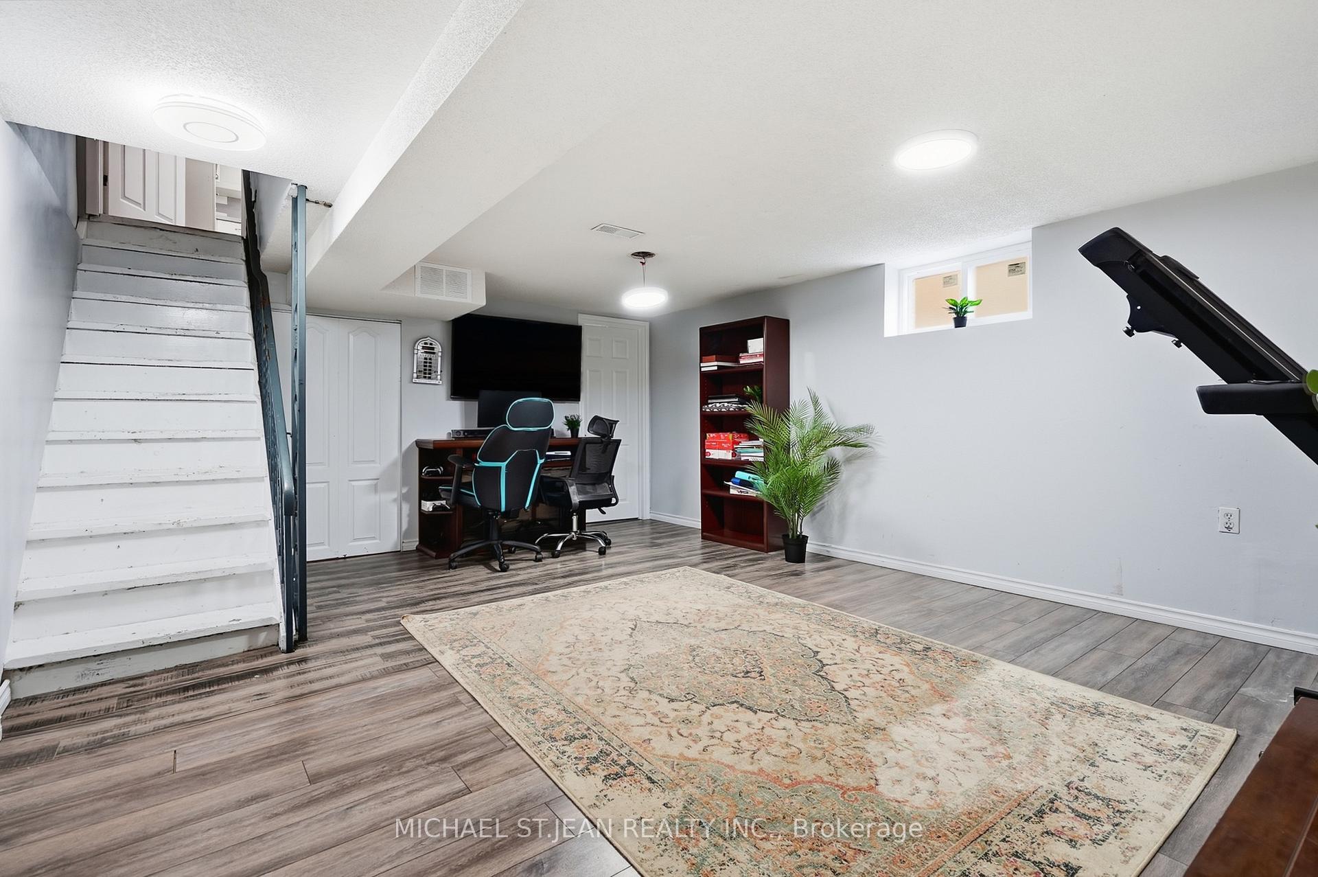 Photo 37 of 799 Drury Lane, Burlington, Brant — HOMEH