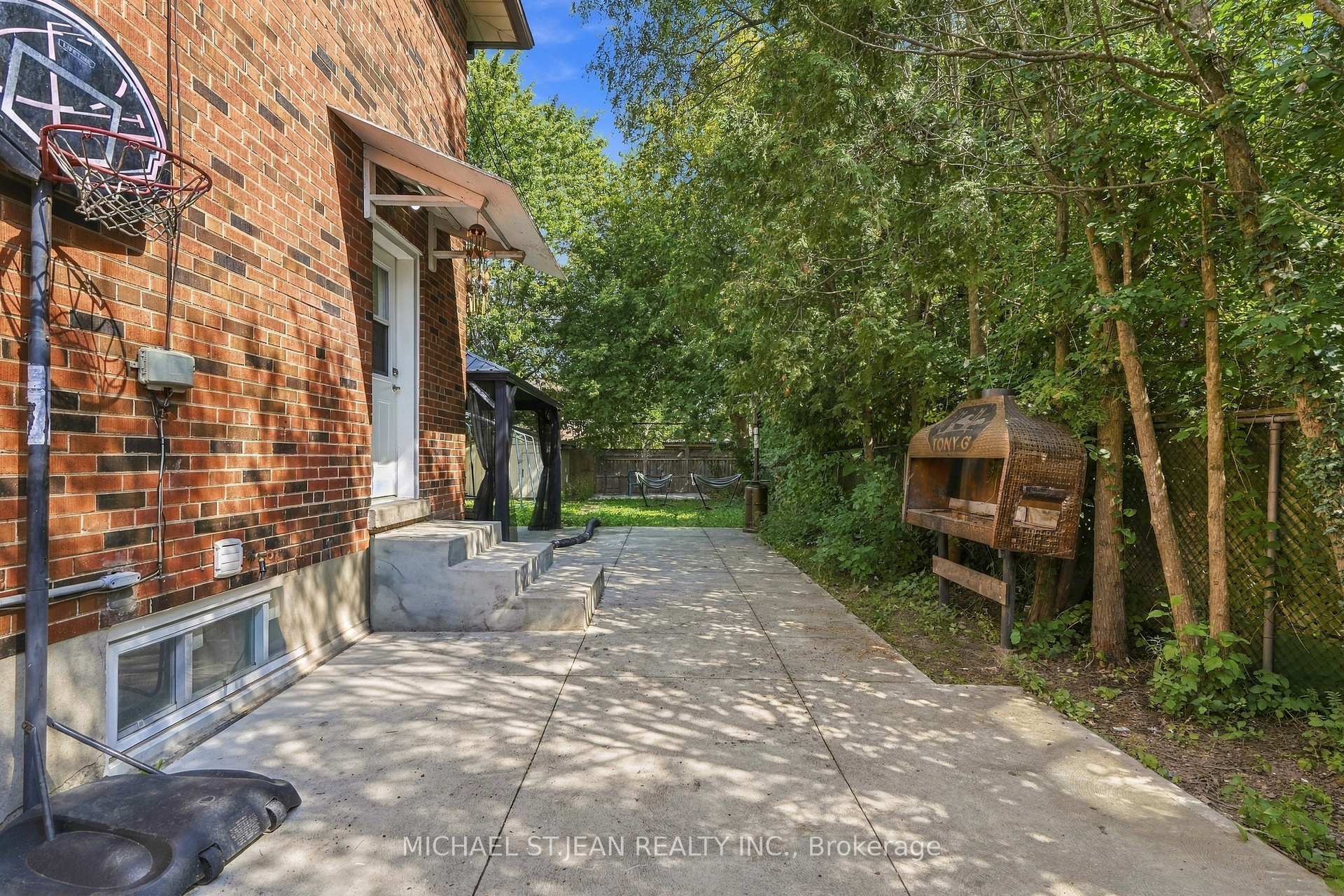 Photo 40 of 799 Drury Lane, Burlington, Brant — HOMEH