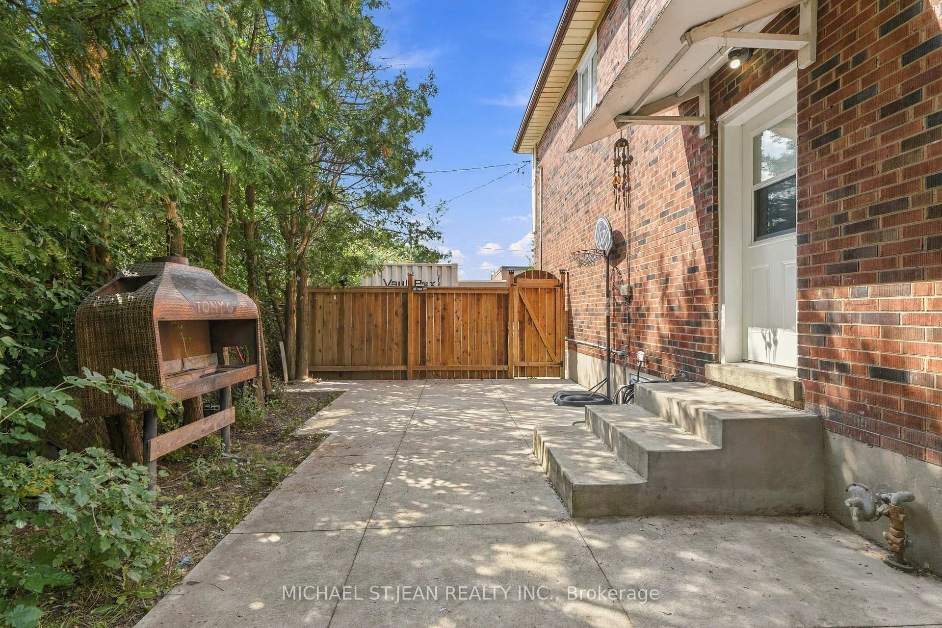 Photo 42 of 799 Drury Lane, Burlington, Brant — HOMEH
