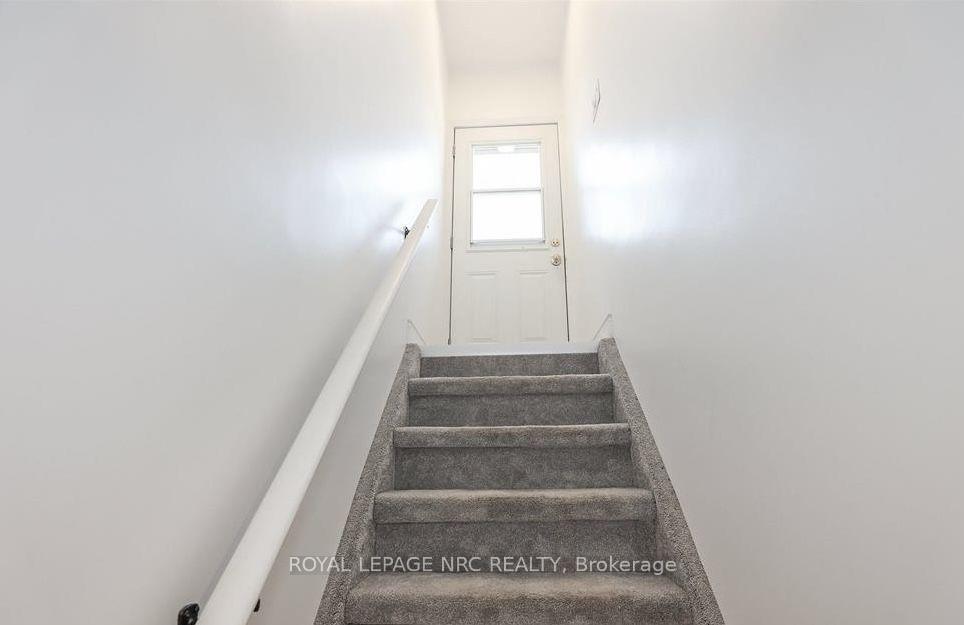 Photo 2 of Unit Lower, 125 Meredith Drive, St. Catharines, Carlton/Bunting — HOMEH