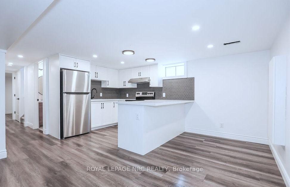 Photo 3 of Unit Lower, 125 Meredith Drive, St. Catharines, Carlton/Bunting — HOMEH