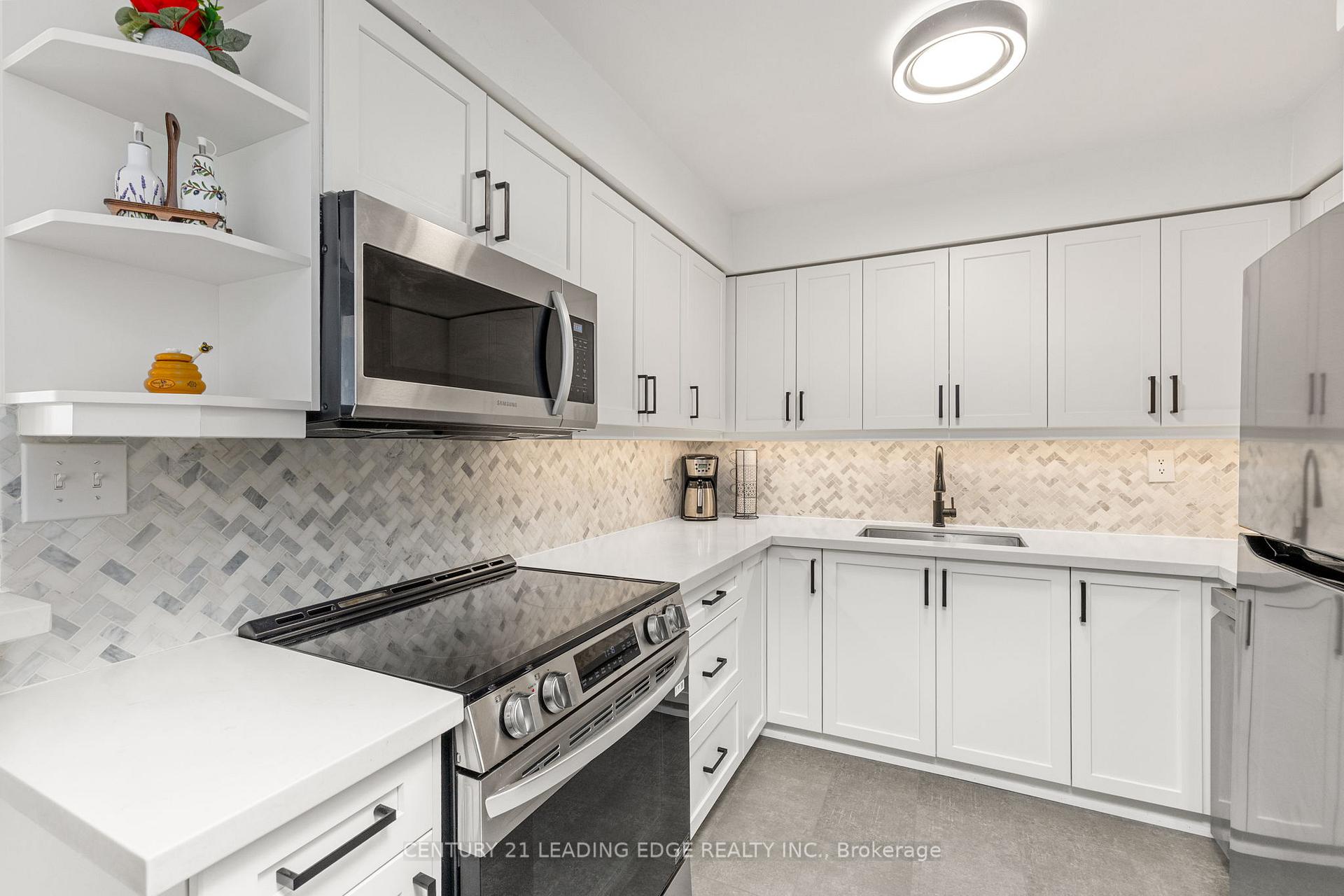 Photo 4 of Unit 206, 2199 Sixth Line, Oakville, River Oaks — HOMEH