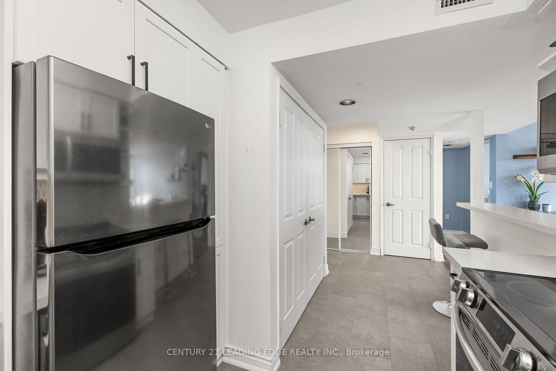 Photo 6 of Unit 206, 2199 Sixth Line, Oakville, River Oaks — HOMEH