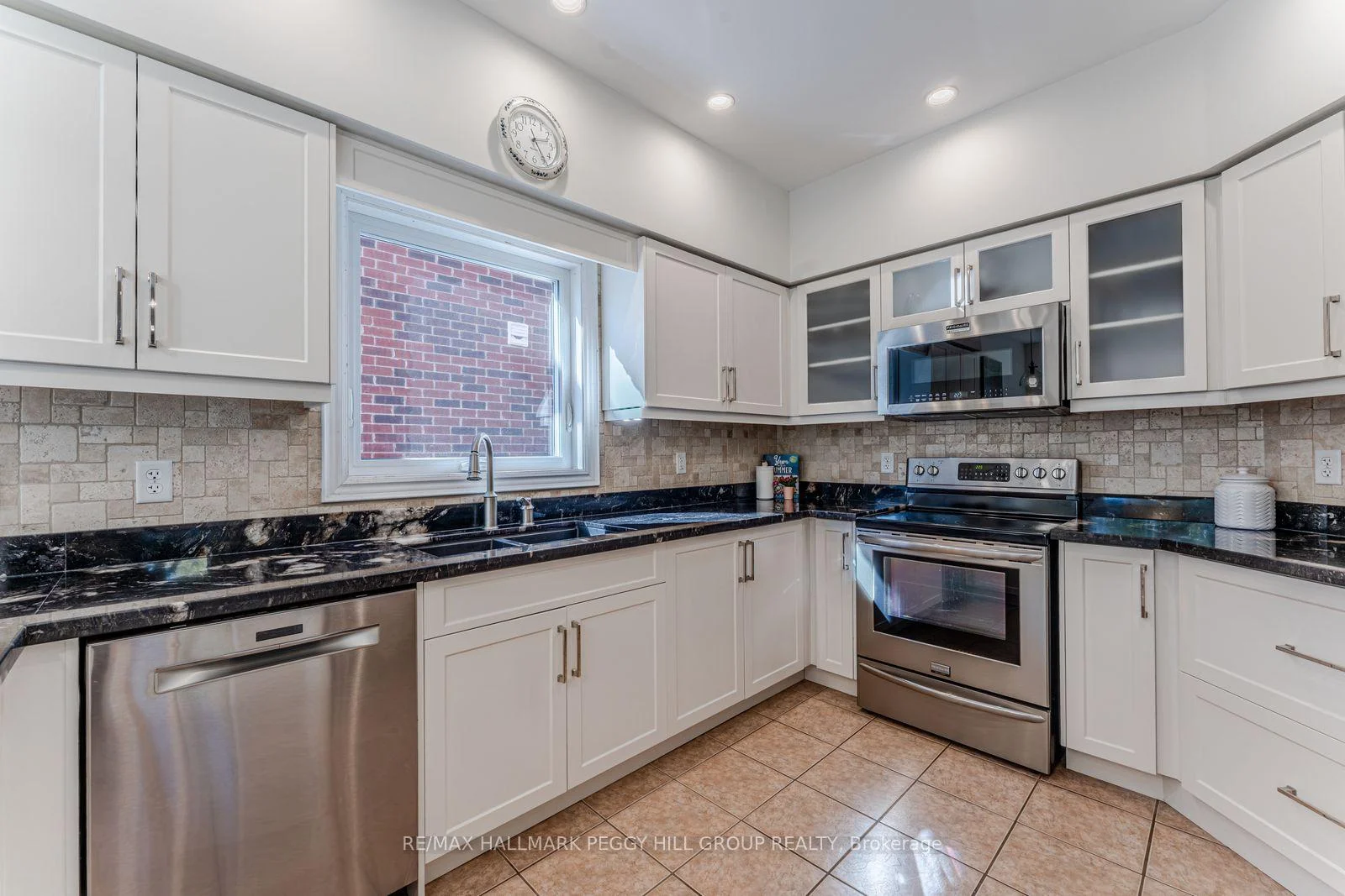 Photo 12 of 2070 Osbond Road, Innisfil, Alcona — HOMEH