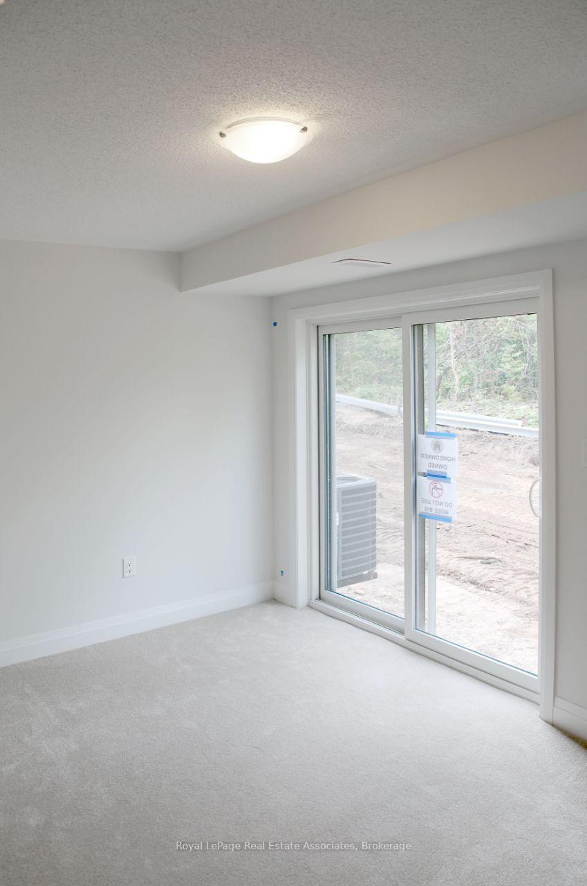 Photo 4 of 40 Windtree Way, Halton Hills, Georgetown — HOMEH