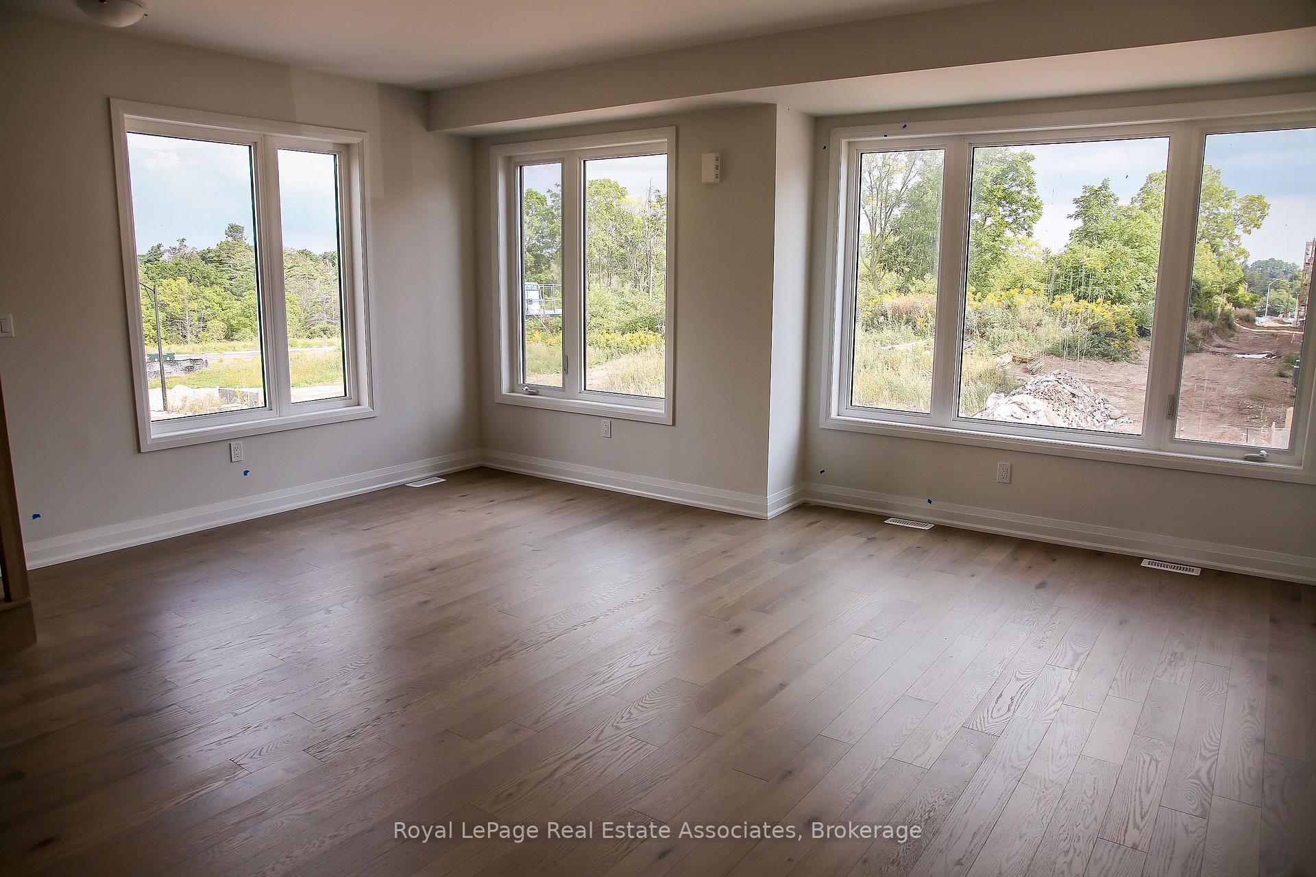 Photo 6 of 40 Windtree Way, Halton Hills, Georgetown — HOMEH
