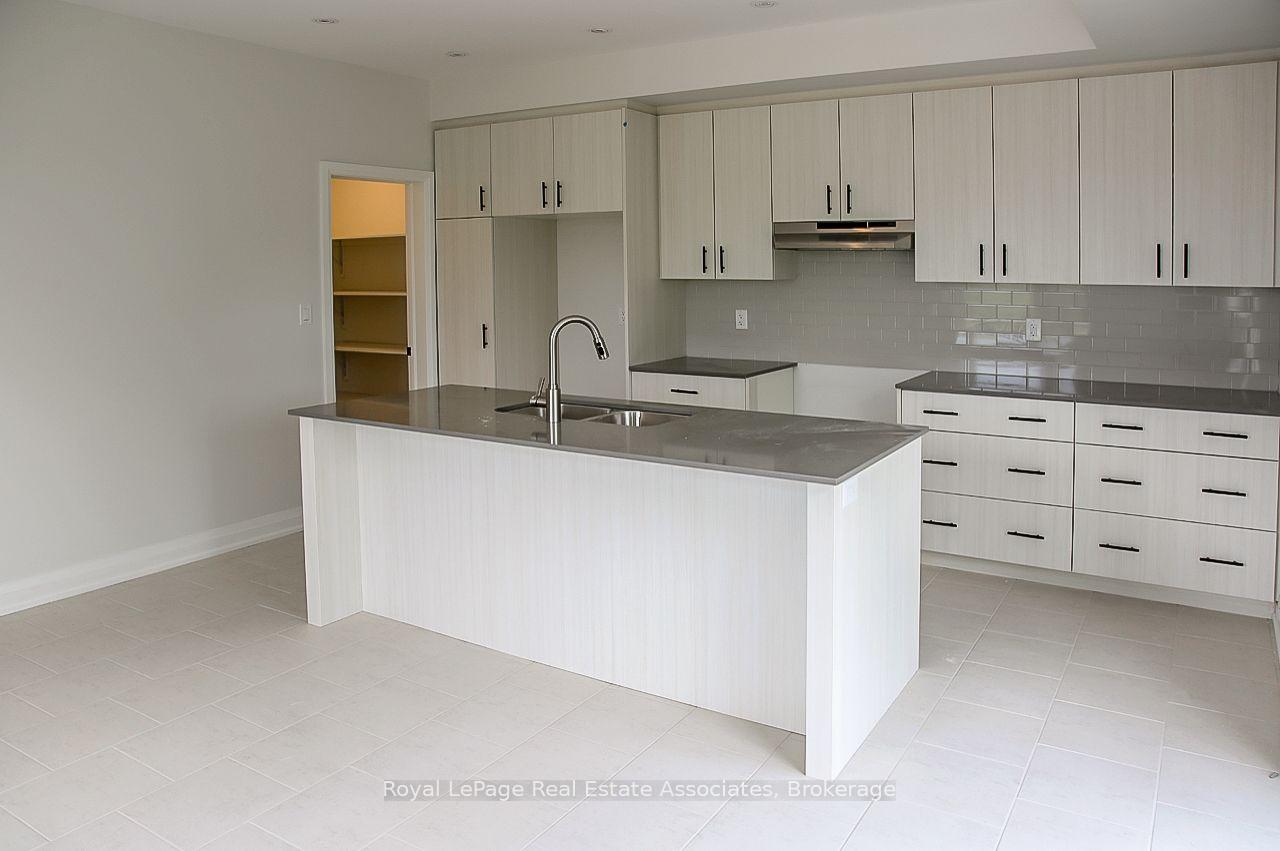 Photo 7 of 40 Windtree Way, Halton Hills, Georgetown — HOMEH