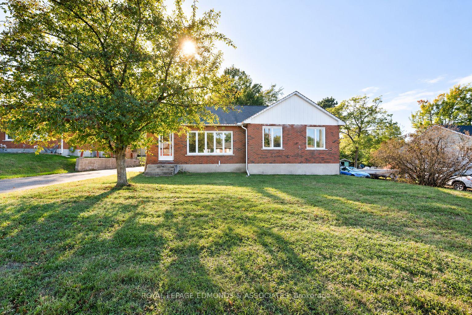 Photo 1 of 55 Selkirk Street, Petawawa, Petawawa — HOMEH