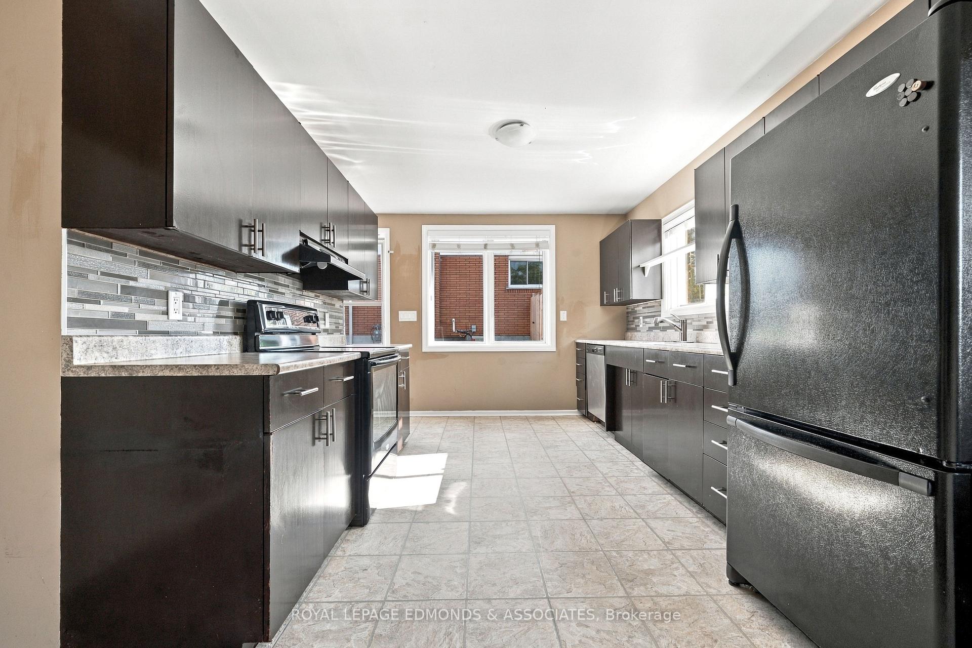 Photo 13 of 55 Selkirk Street, Petawawa, Petawawa — HOMEH