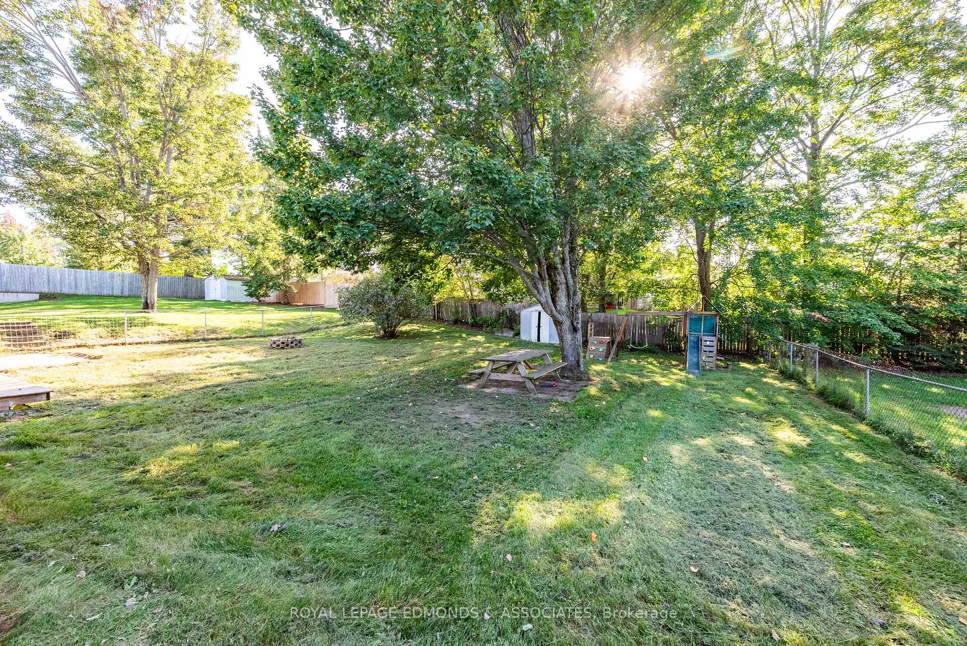 Photo 34 of 55 Selkirk Street, Petawawa, Petawawa — HOMEH