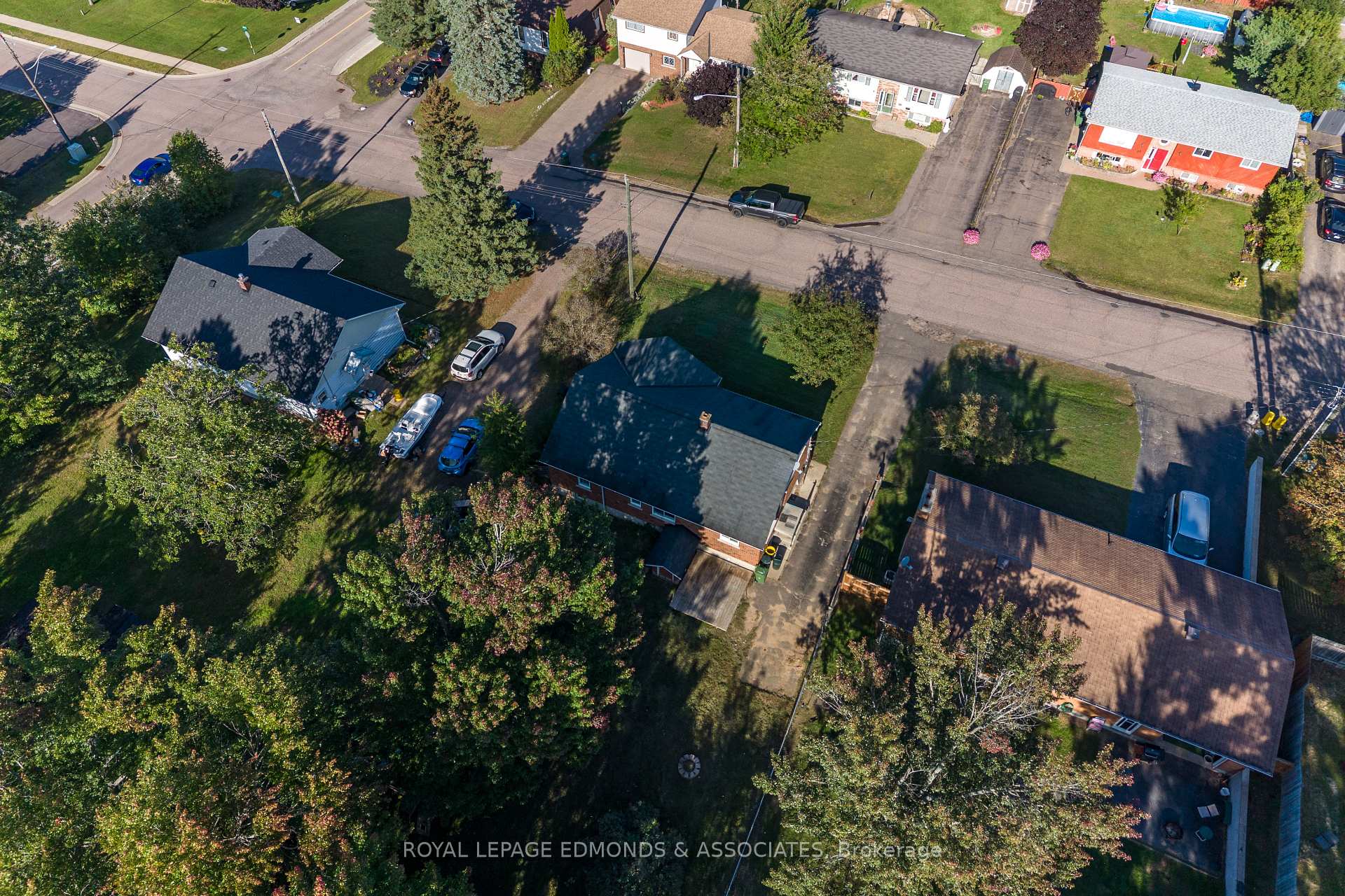 Photo 37 of 55 Selkirk Street, Petawawa, Petawawa — HOMEH